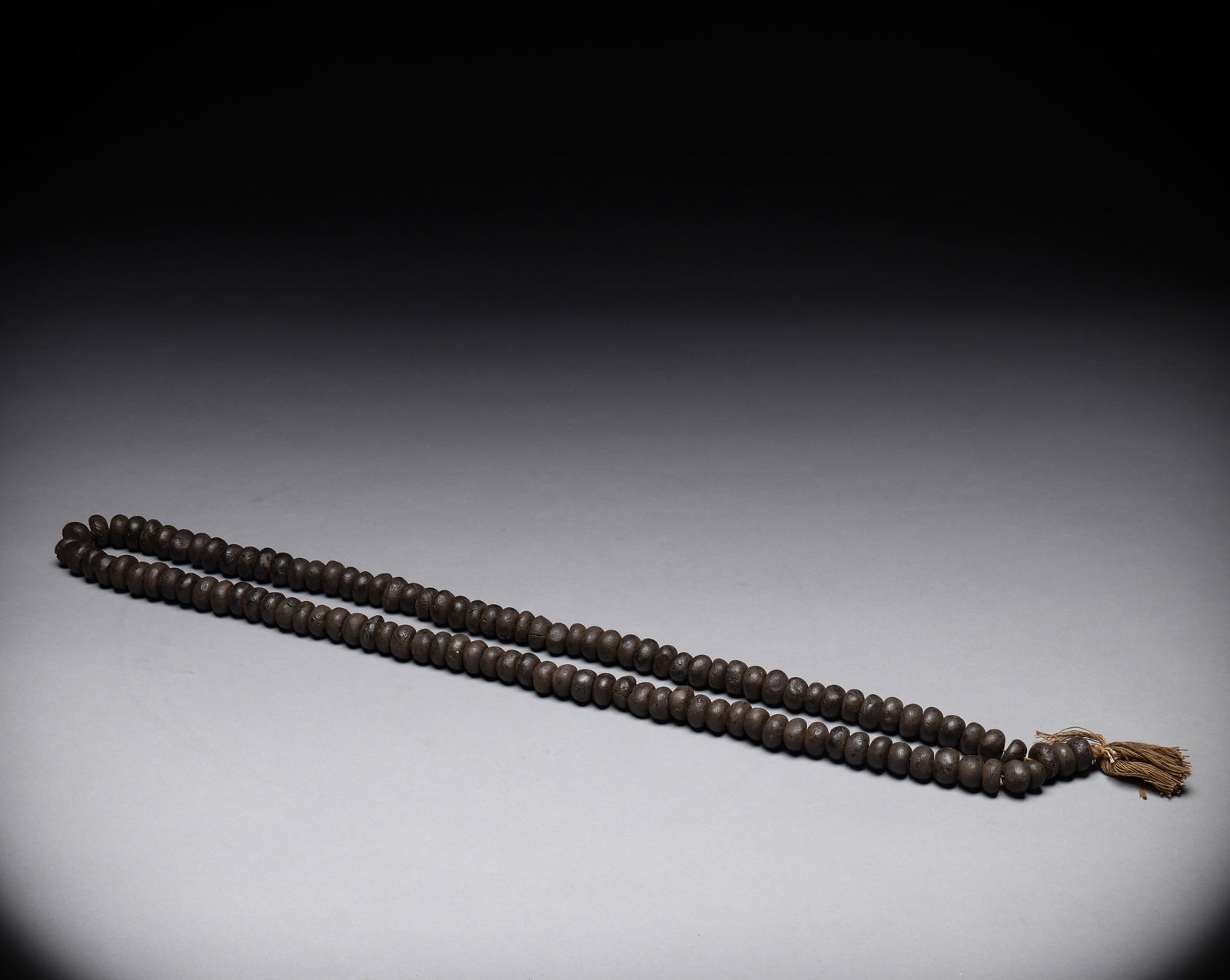 Qing Dynasty Qinan agarwood bead string (1 of 8)