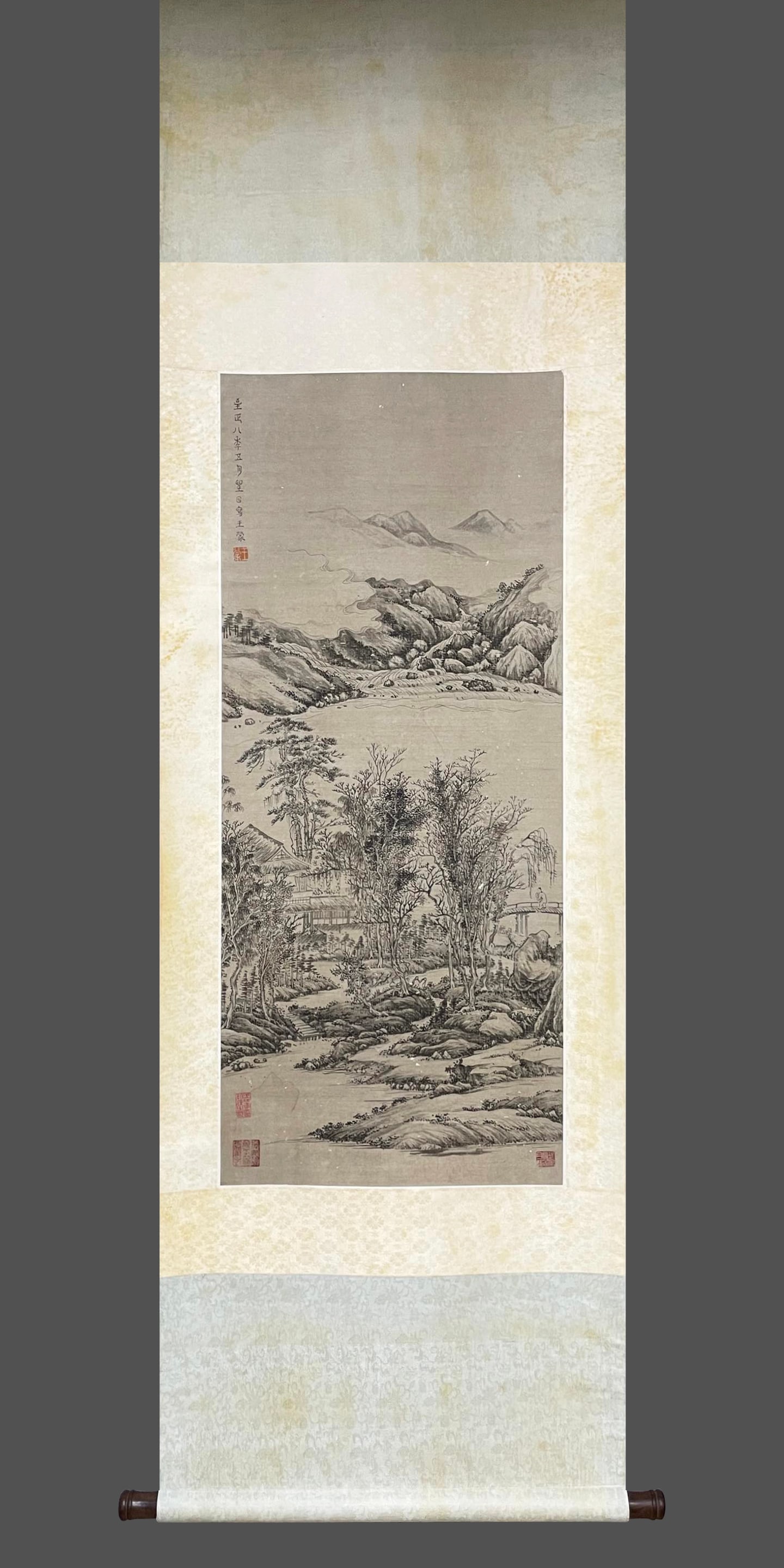 Vertical axis of Wang Meng's landscape blueprint: Height: 105cm, Width: 44cm,