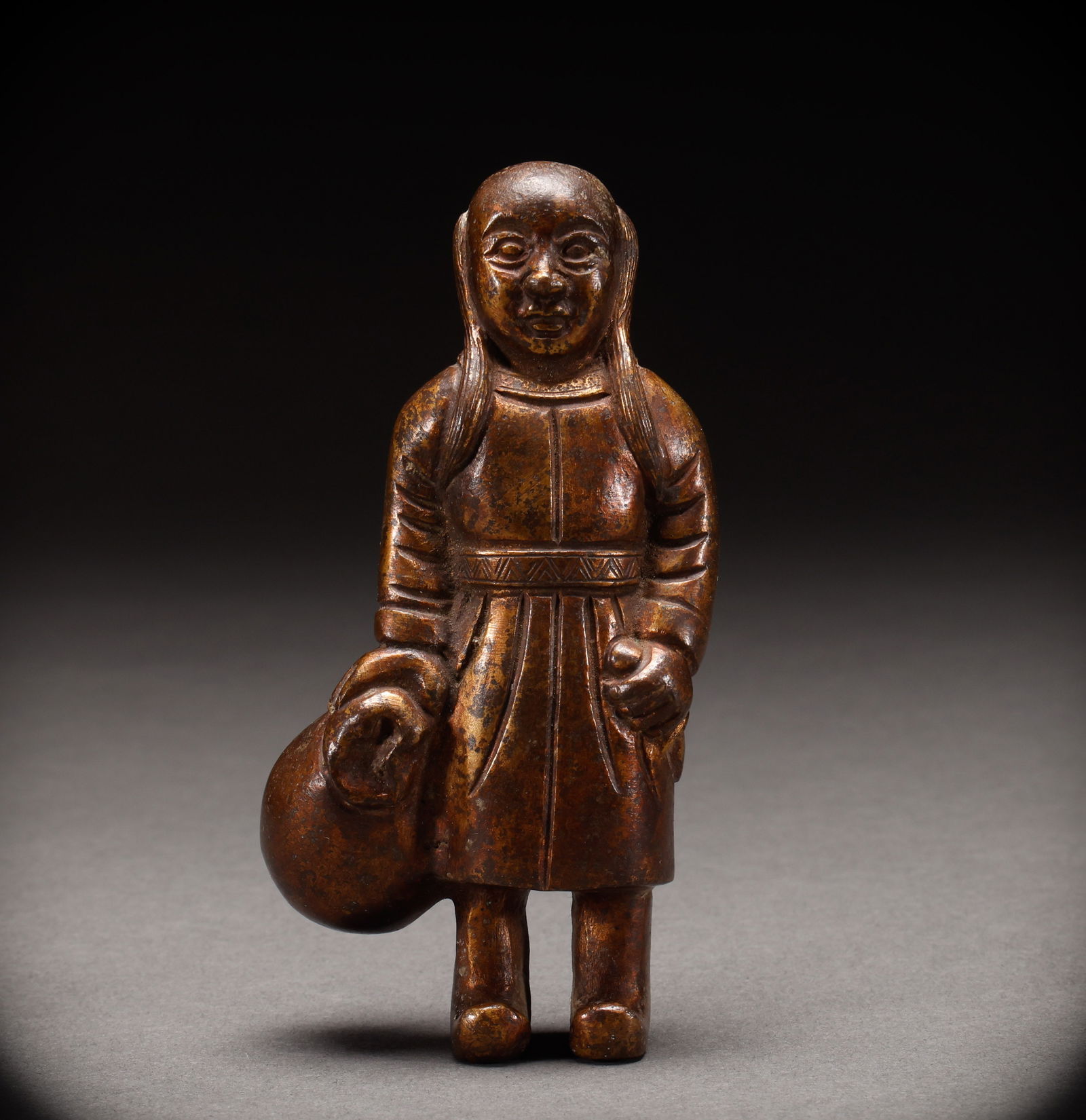 Before the Ming Dynasty, copper gilded Hu people: Height: 10.8cm, Width: 5.5cm, Weight: 477g