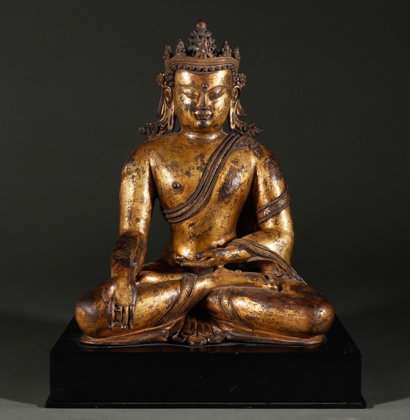 Bronze gilded Buddha statues from the Ming Dynasty (1 of 10)