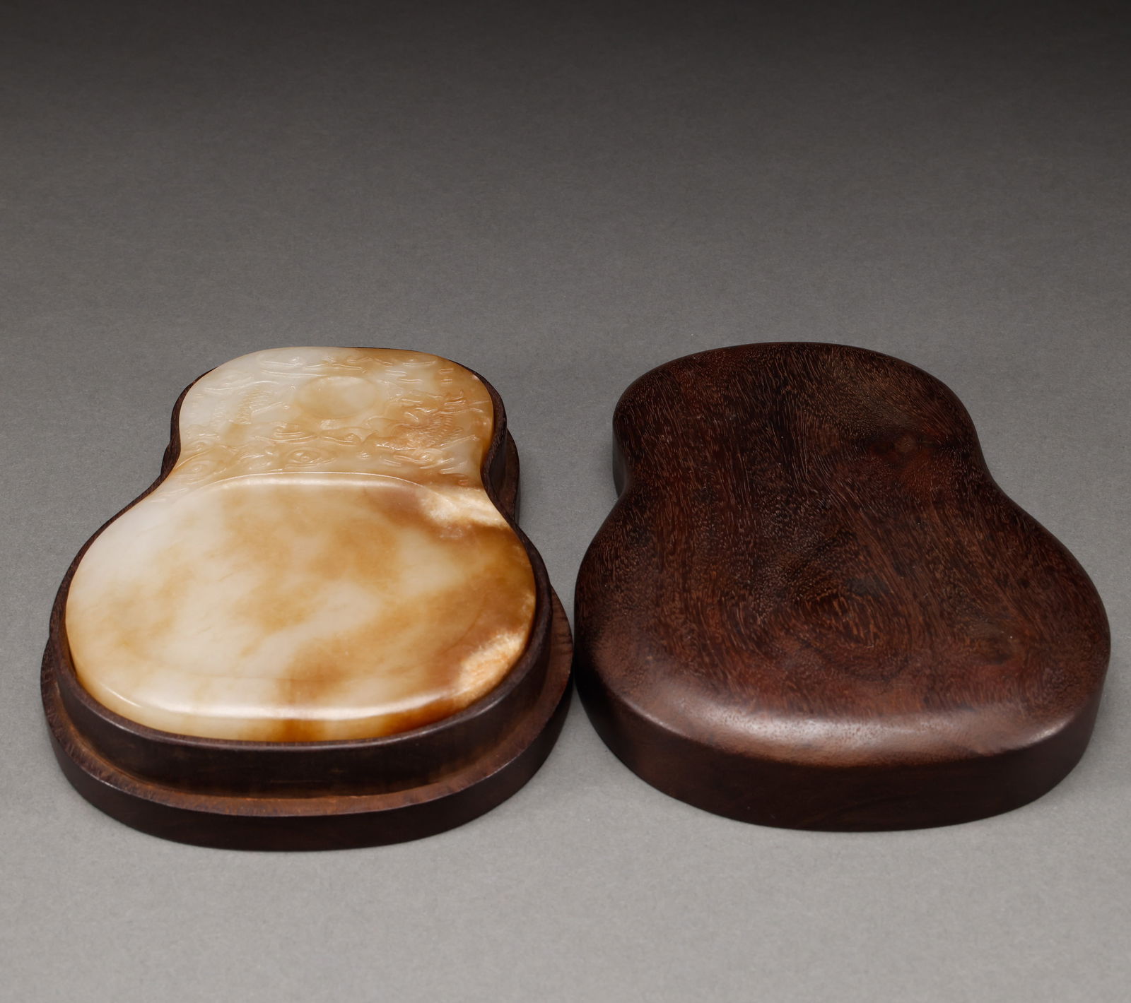 Hotan Jade Inkstone in Qing Dynasty (1 of 7)