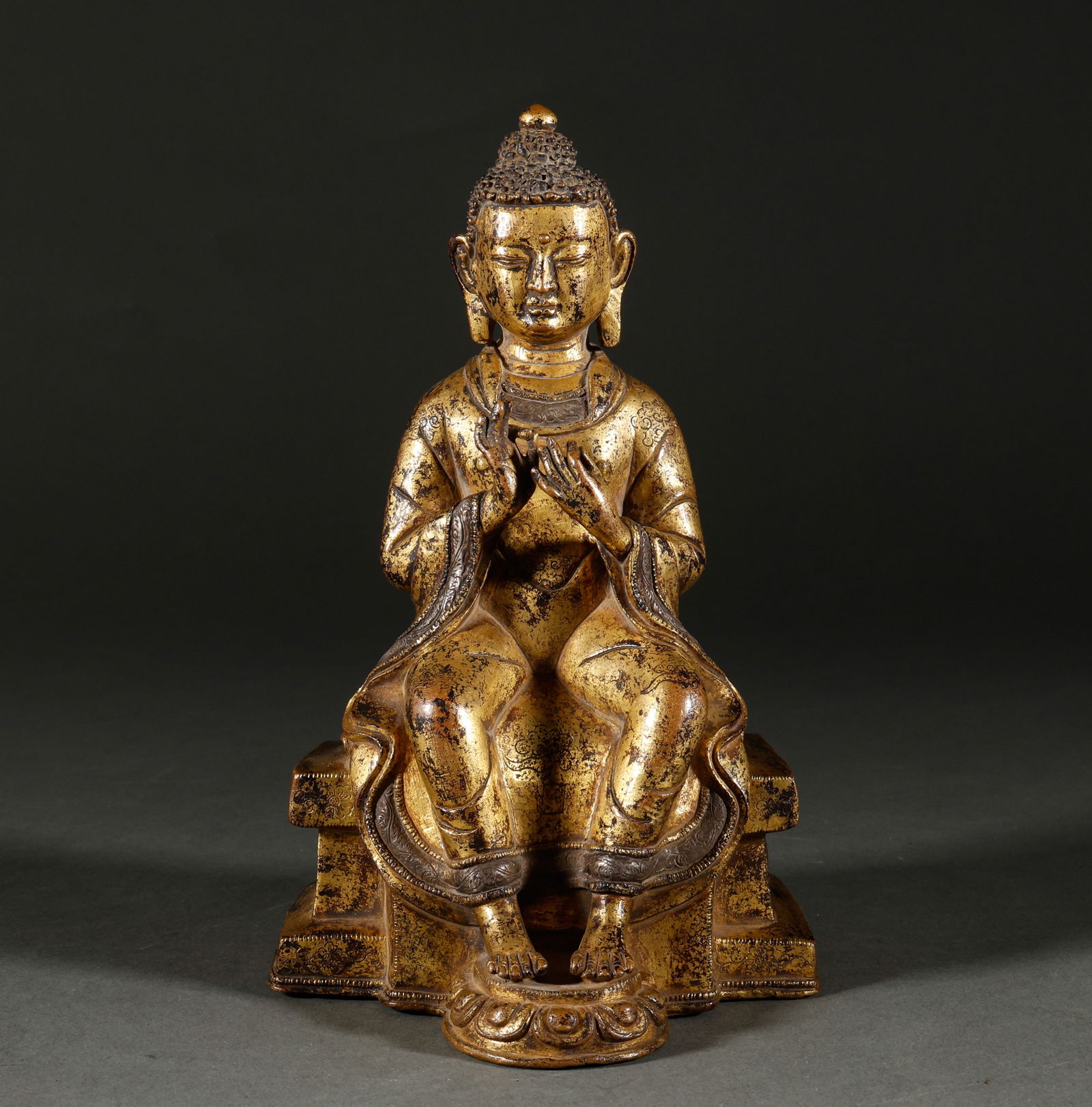 Bronze gilded Buddha statues from the Ming Dynasty (1 of 10)