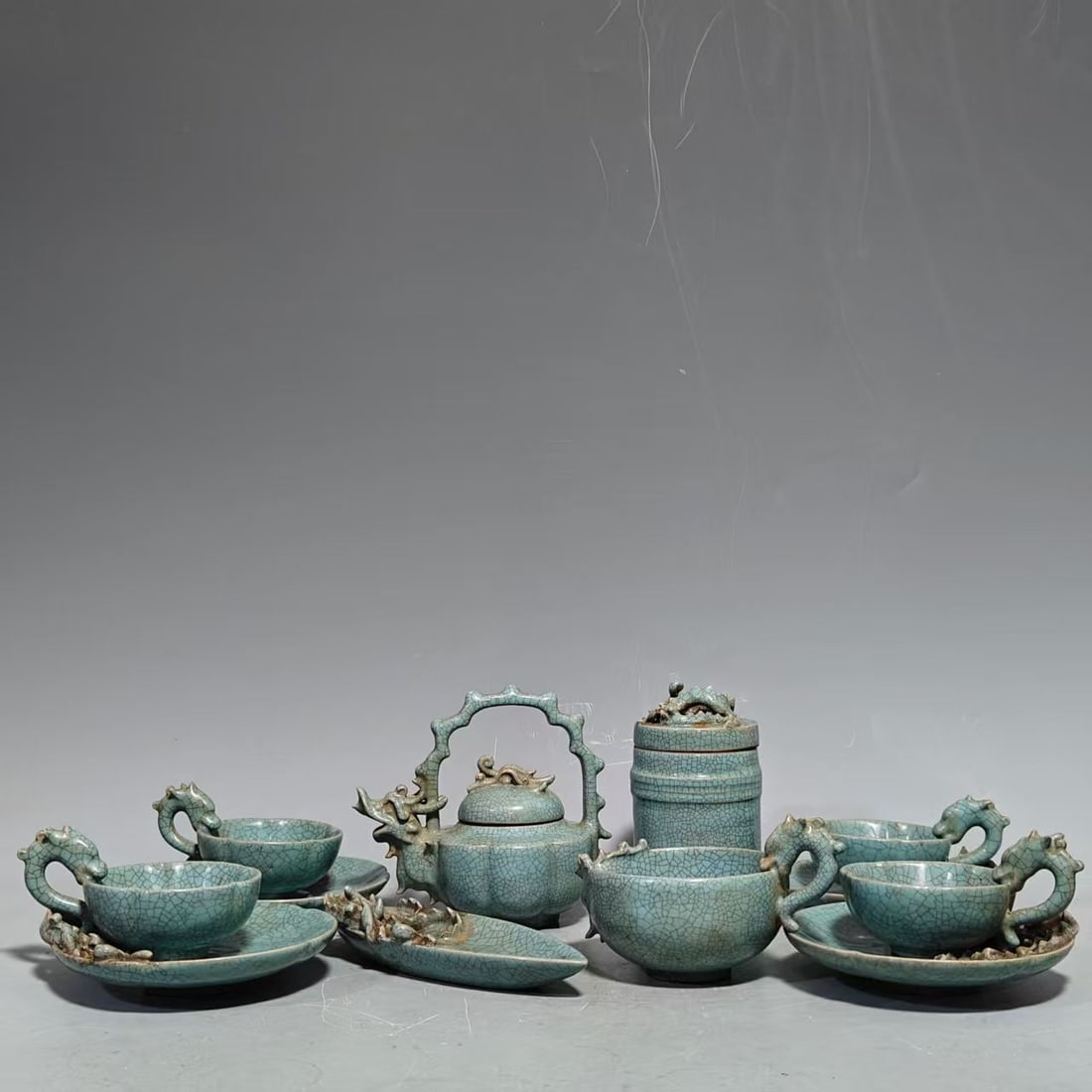 Before the Ming Dynasty, there was a set of Ru kiln tea ware: Height:14 cm, Width: 7.5cm,
