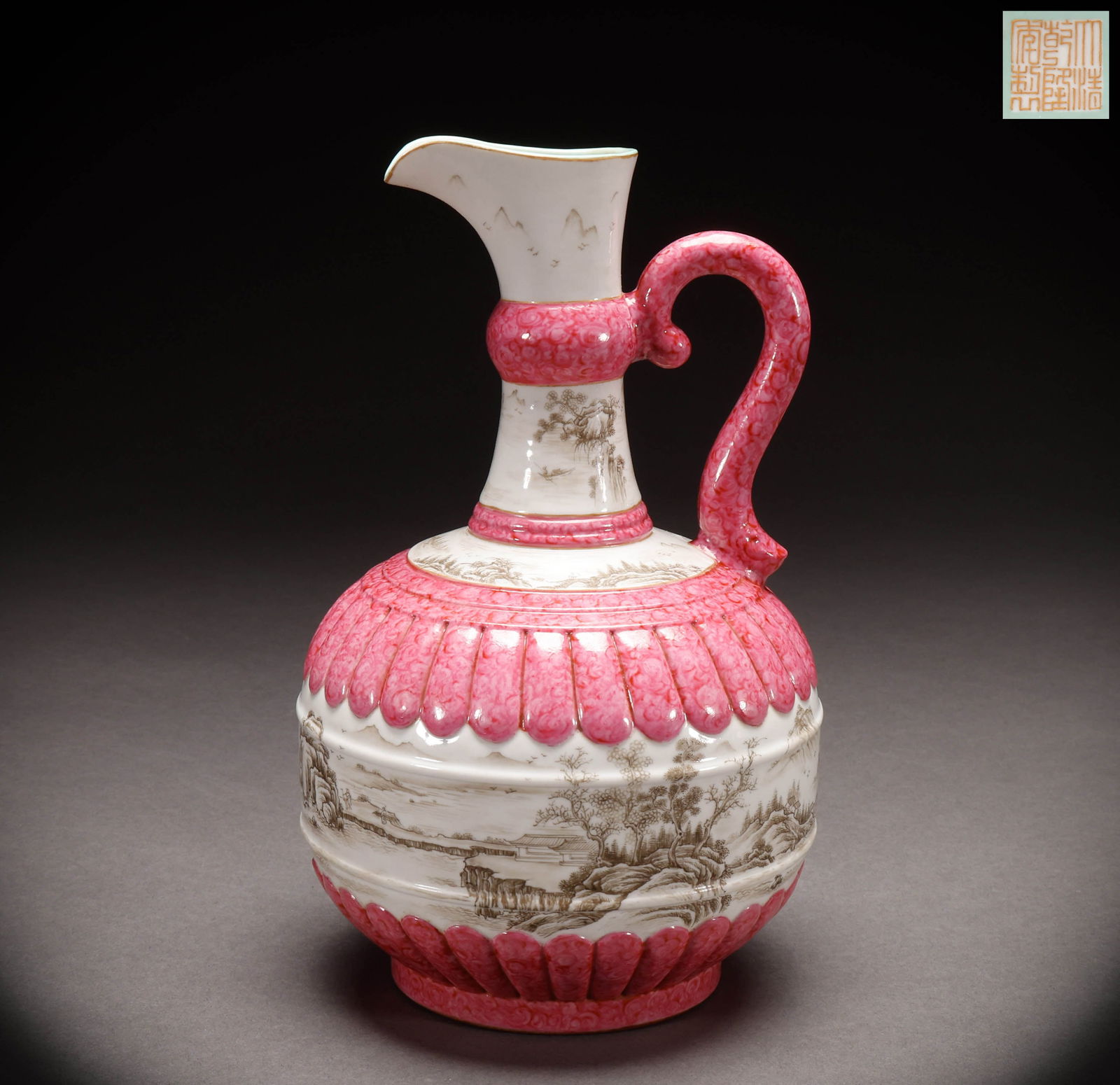 Qing Dynasty Pink Pot Holding: Height: 23cm, Width: 13cm, Weight: 931g