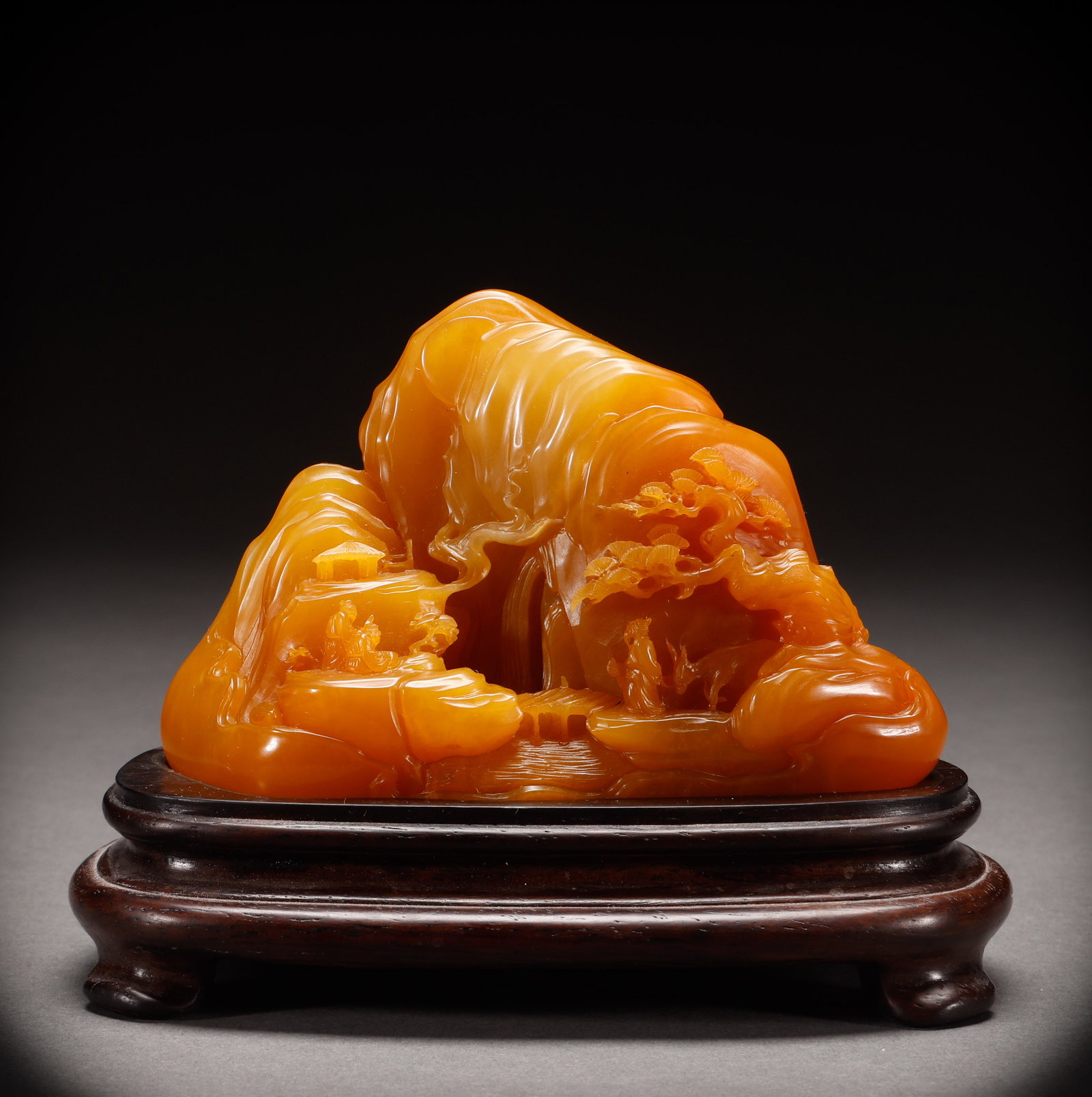 Qing Dynasty Shoushan Tian Huangshishanzi: Height: 12cm, Width: 15cm, Weight: 945g
