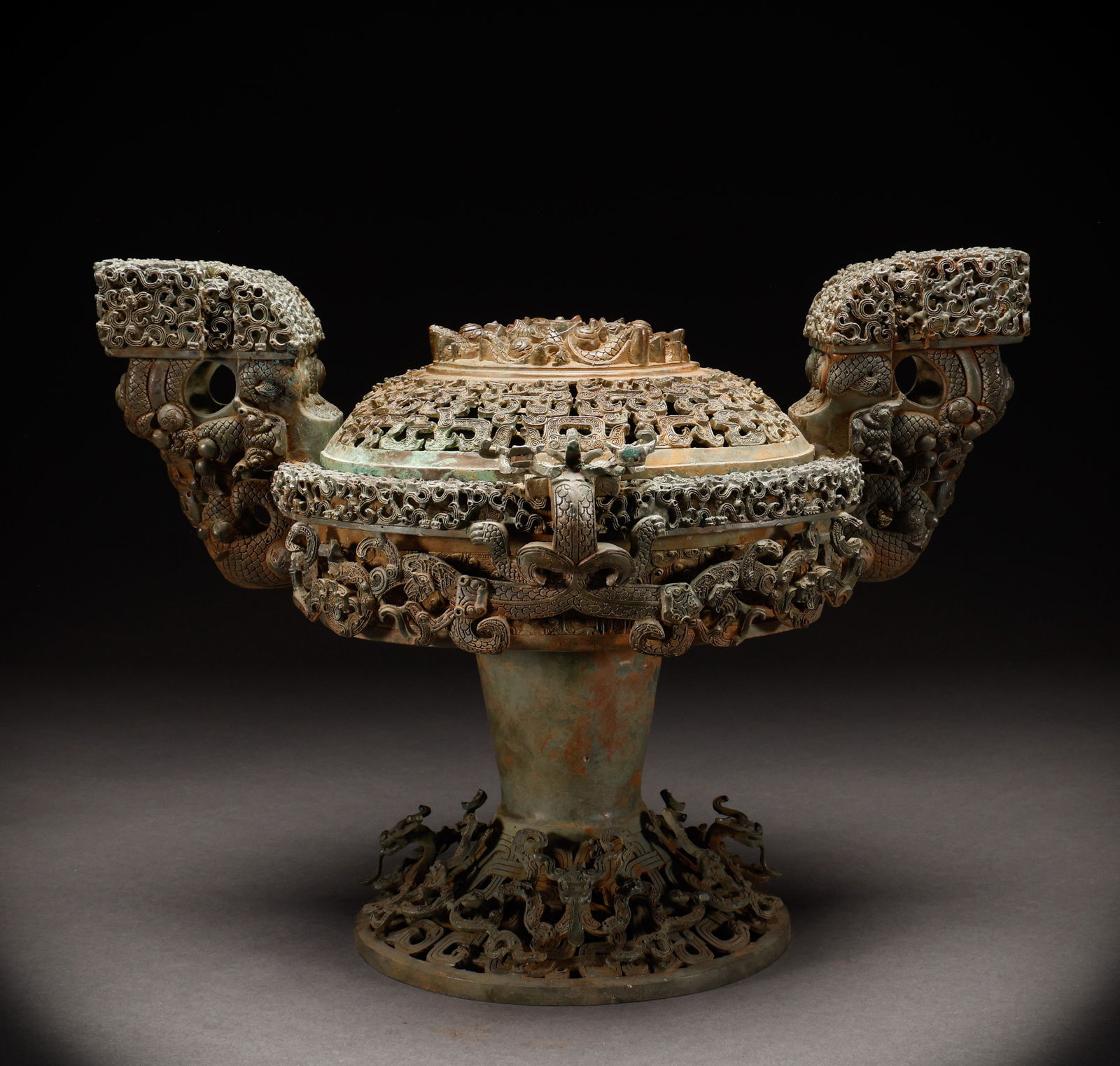 Bronze ritual vessels before the Ming Dynasty (1 of 12)