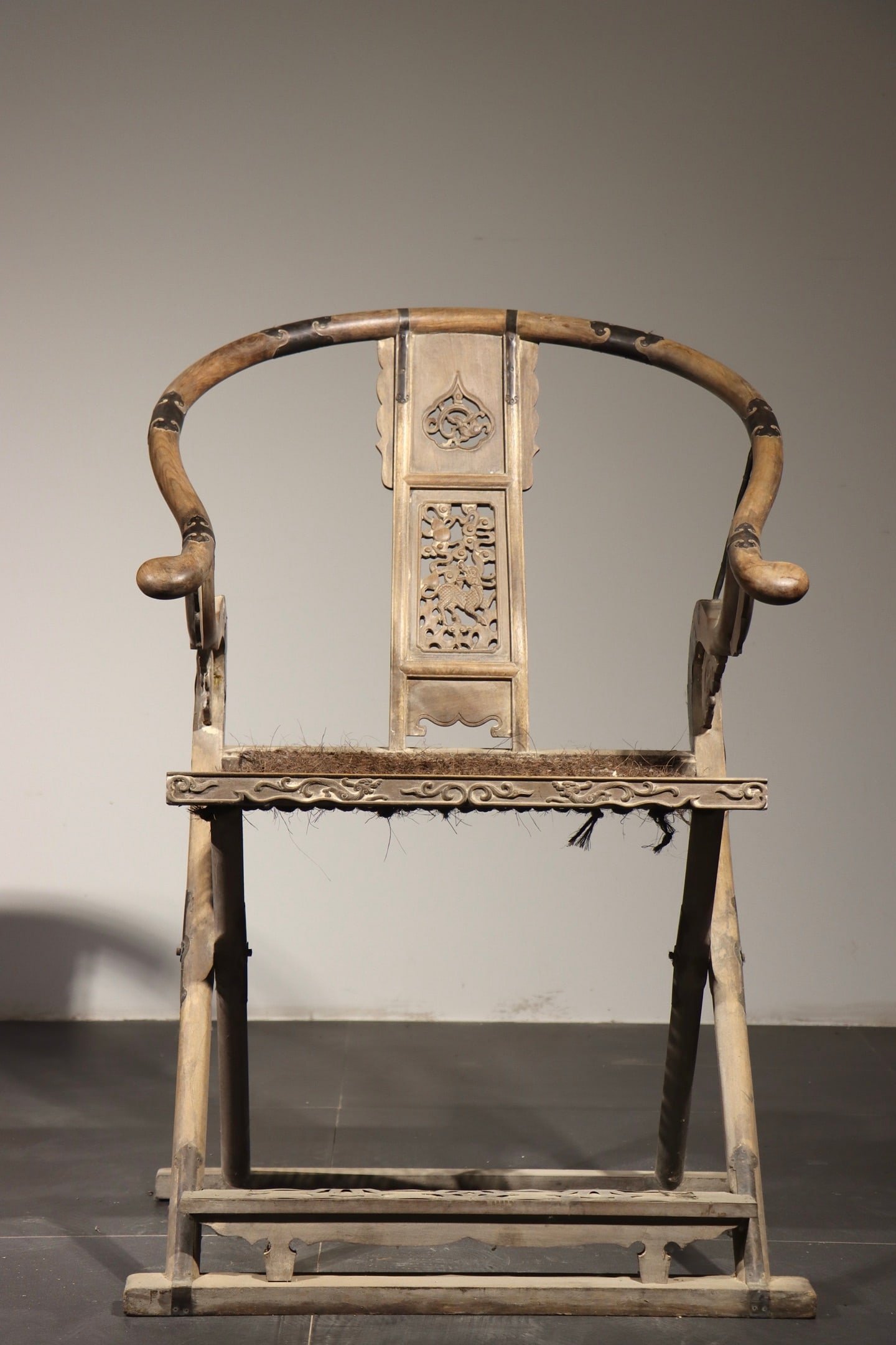 Huanghuali Chair of the Qing Dynasty: Height: 101cm, Width: 70cm,