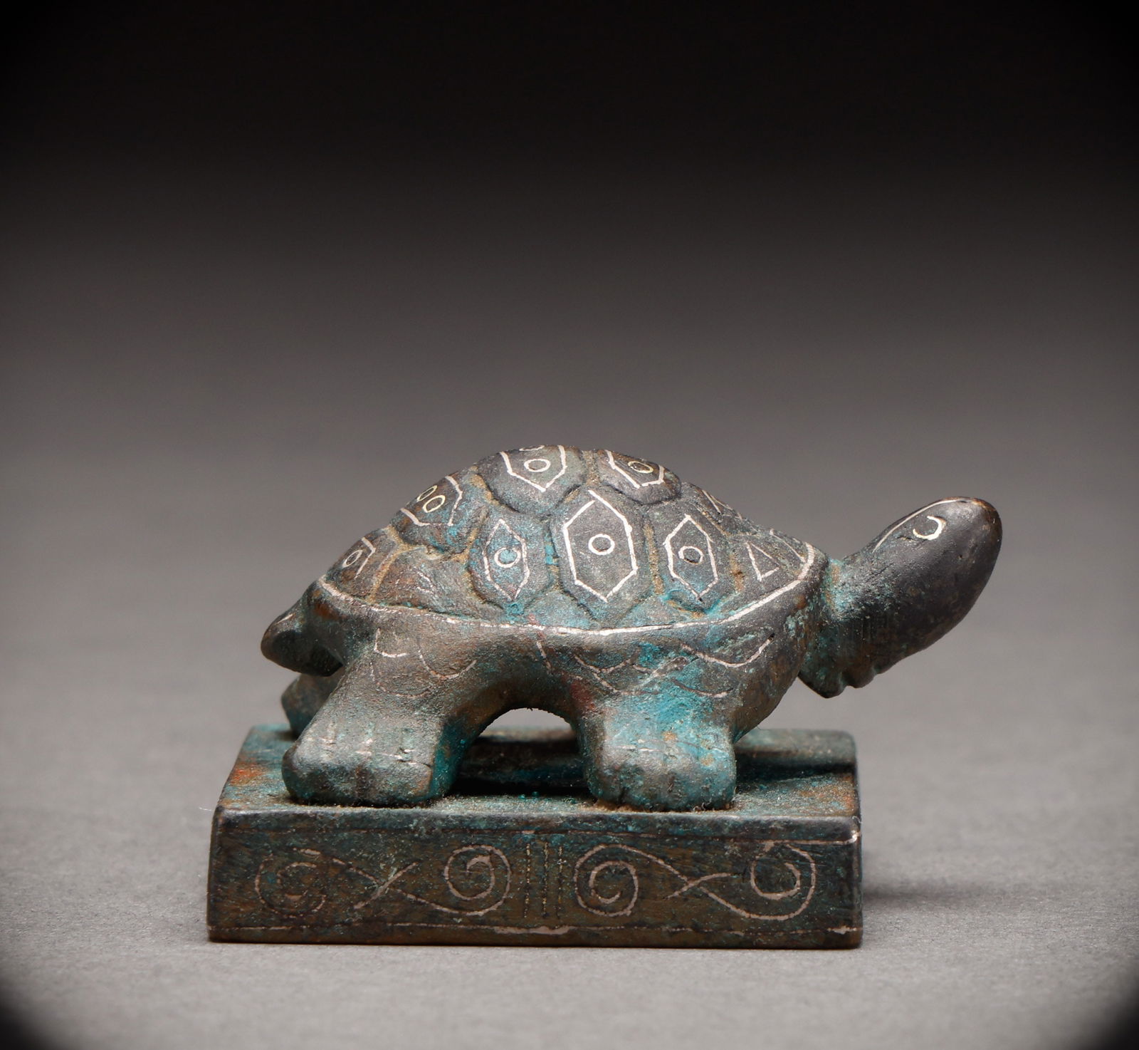 Before the Ming Dynasty, copper Cuo gold and silver seals were used: Height: 3.5cm, Width: 5.2cm, Weight: 175g