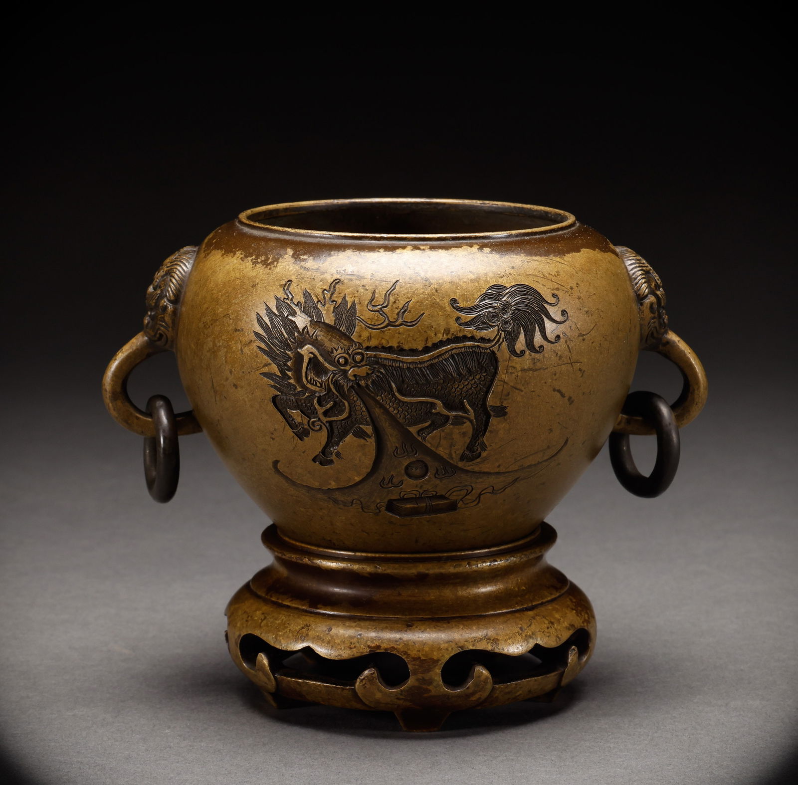 Qing Dynasty copper double ear furnace (1 of 10)