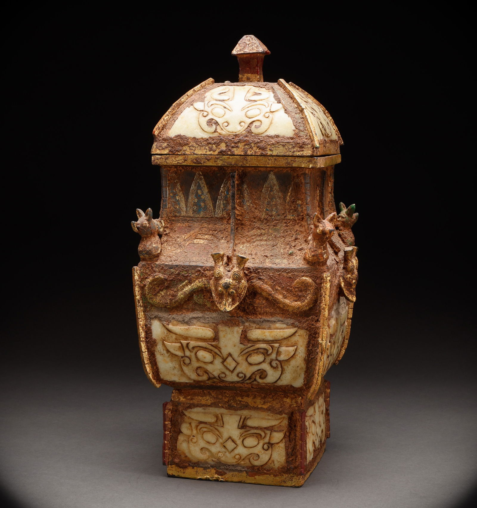Before the Ming Dynasty, the bronze gilt furnace was inlaid with Hotan Jade: Height: 45cm, Width: 19cm, Weight: 6227g