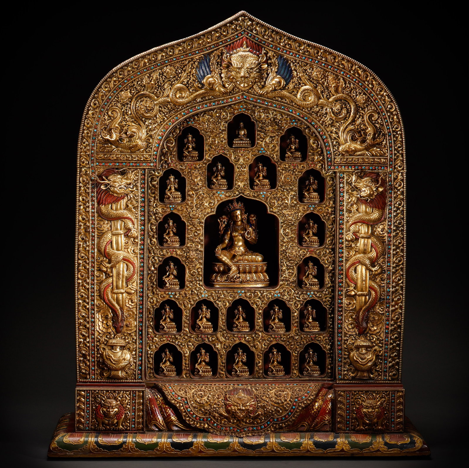 A set of copper gilded Buddha statues from the Qing Dynasty (copper gilded wooden Buddha niches): Length: 81cm, Width: 25cm, Height: 95cm,