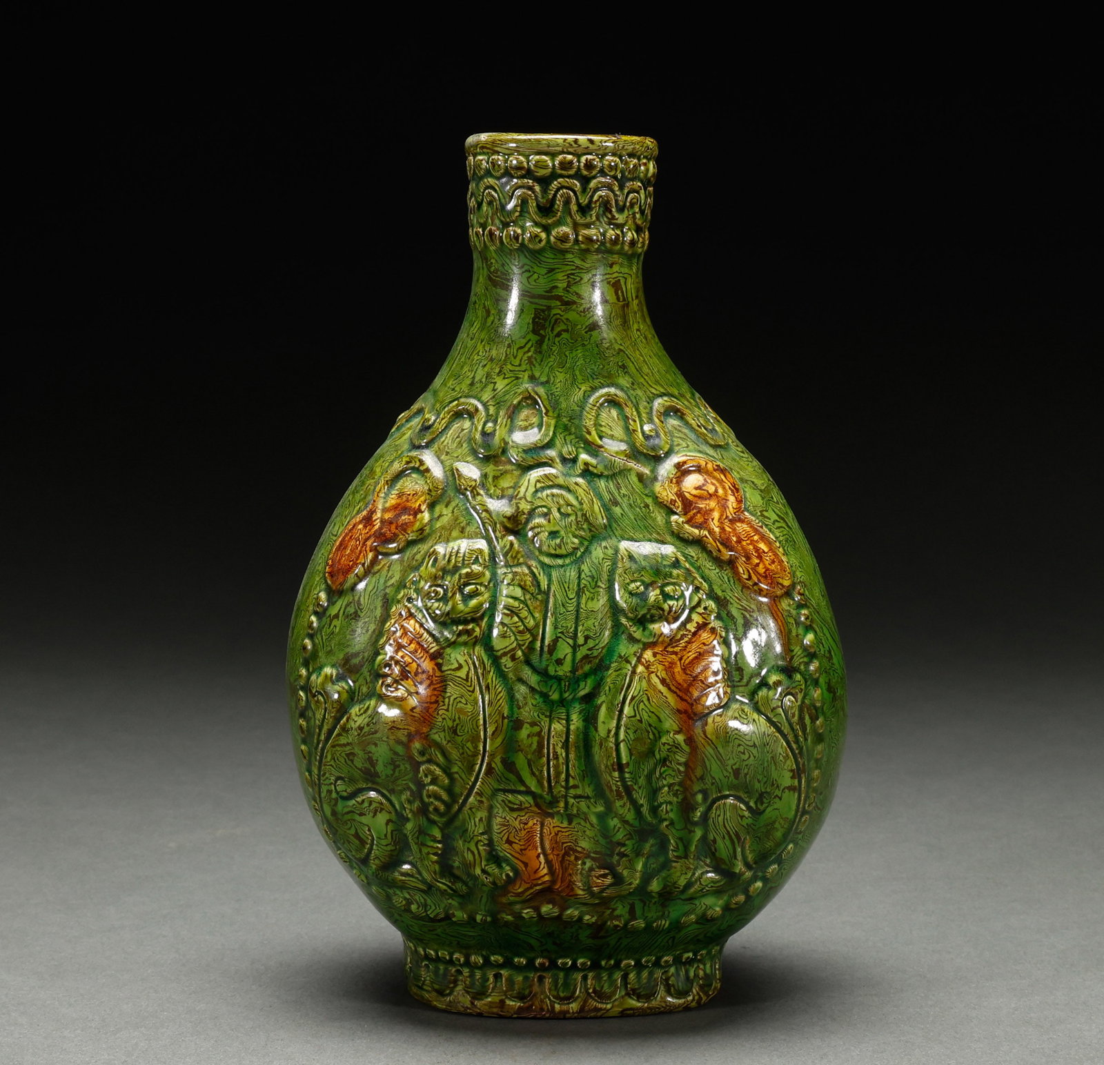 Before the Ming Dynasty, there was a strangulation bottle: Height: 20cm, Width: 13cm, Weight: 495g