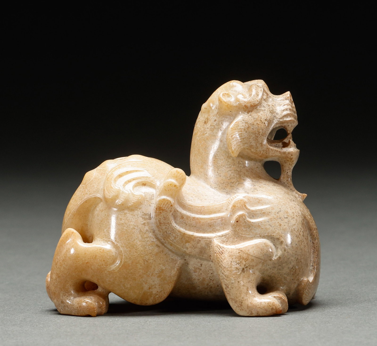 He Tian Yu Beast before the Ming Dynasty: Height: 6.5cm, Width: 7.7cm, Weight: 242g