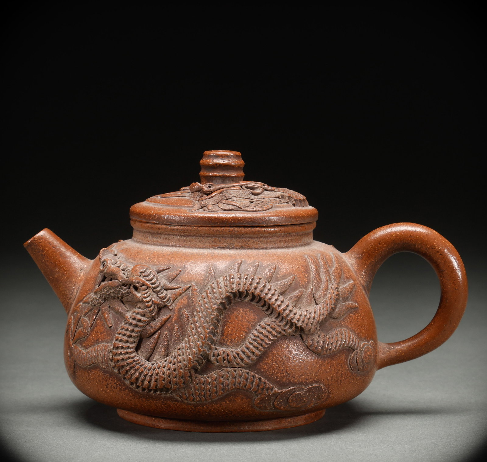 Qing Dynasty purple clay teapot: Height: 12cm, Width: 16cm, Weight: 404g