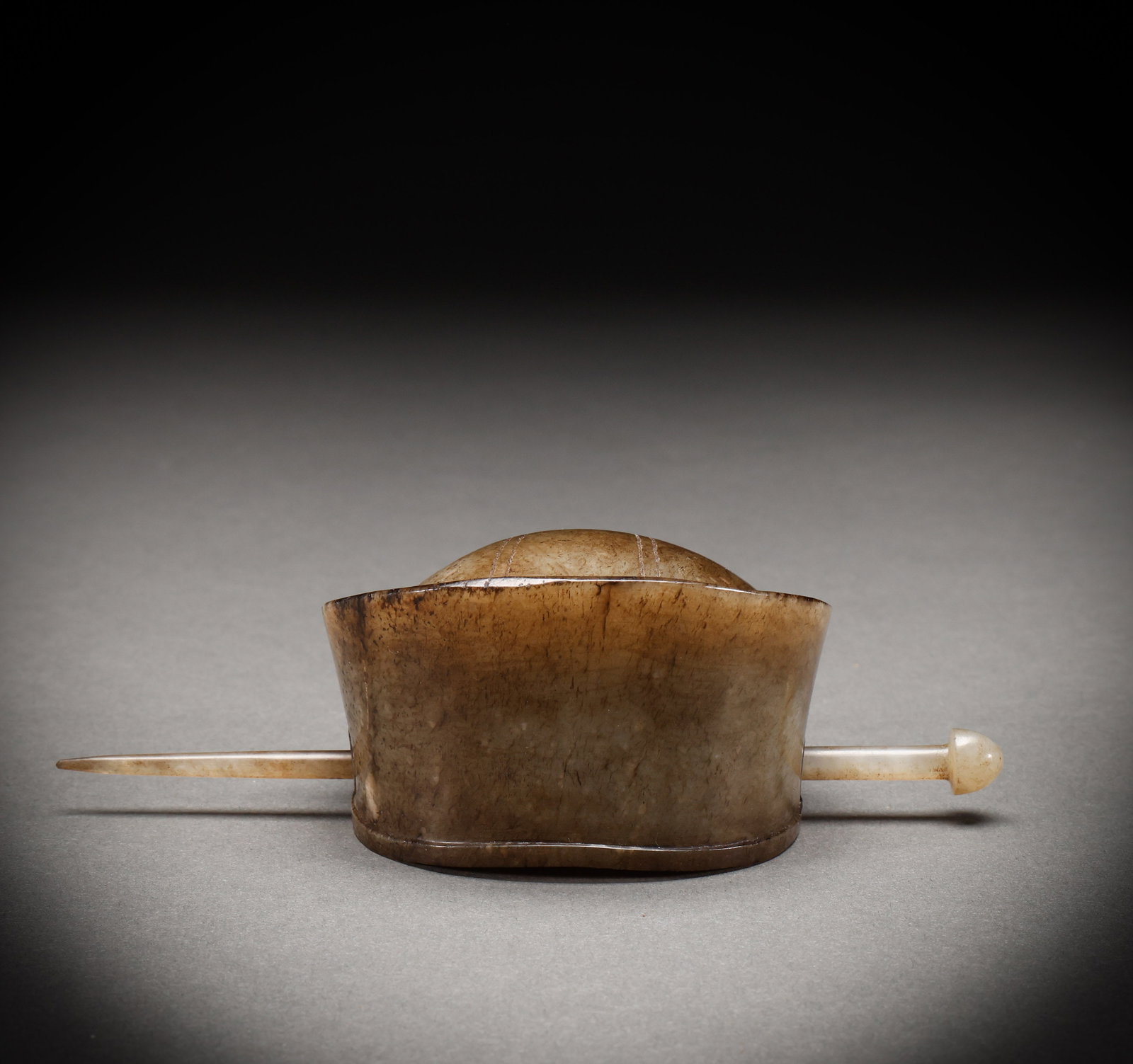 Qing Dynasty Hotan Jade Hairpin: Height: 4cm, Width: 7.5cm, Length: 14cm, Weight: 157g