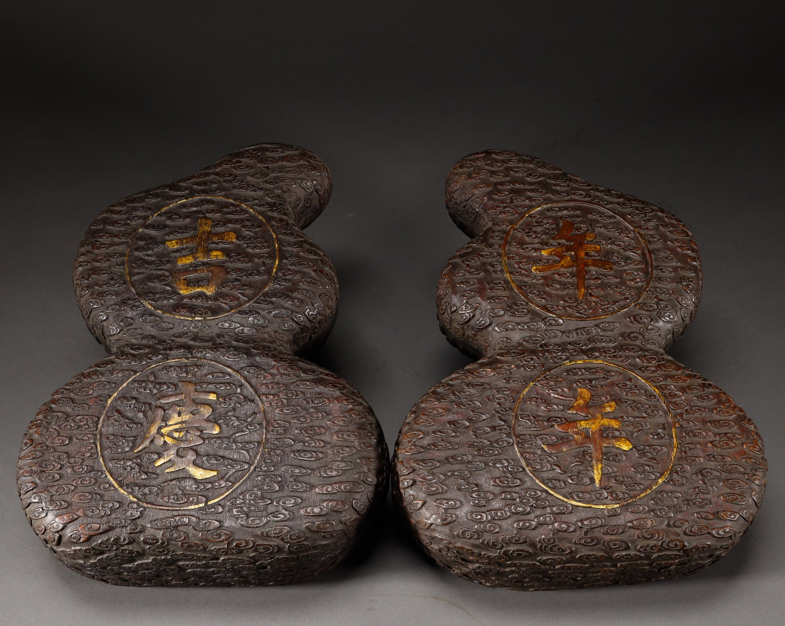 A set of Qing Dynasty agarwood gourd lid box: Height: 38cm, width: 27cm, weight: 2724g