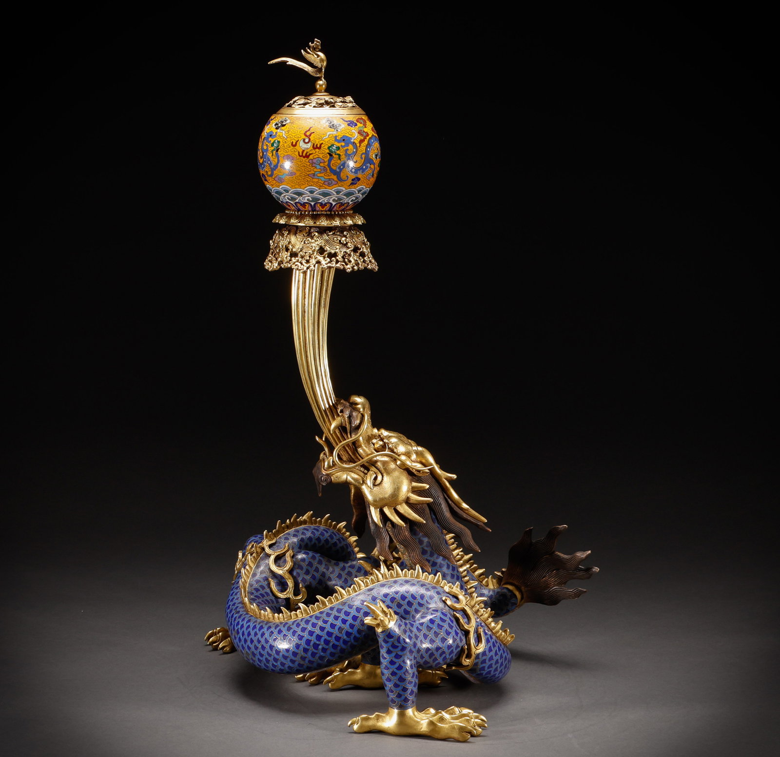 Qing Dynasty copper tire cloisonn é stove: Height: 63cm, Width: 40cm, Weight: 12963g