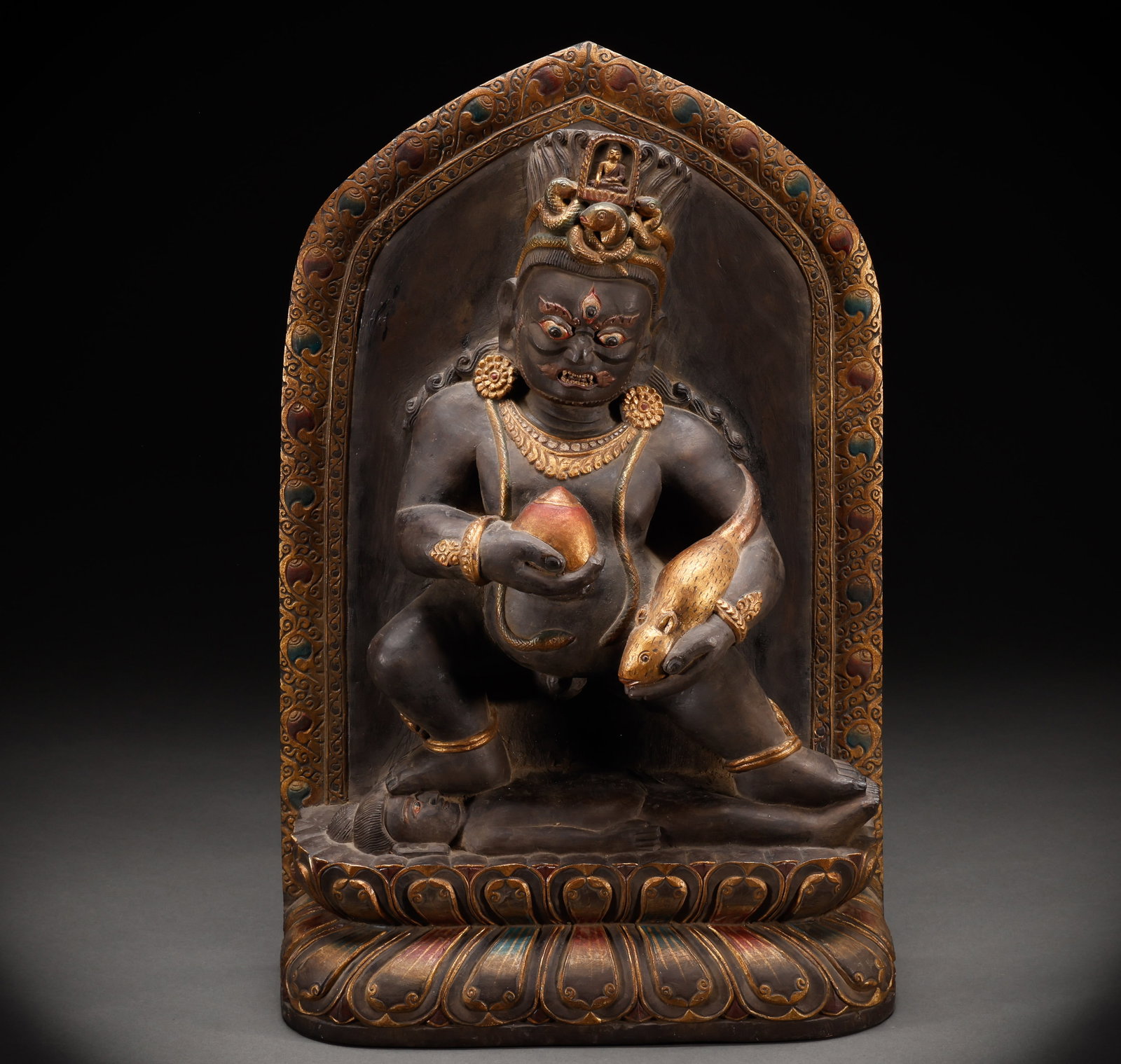 Before the Ming Dynasty, there were statues of the God of Wealth made of bluestone: Height: 46cm, Width: 29cm, Weight: 18423g