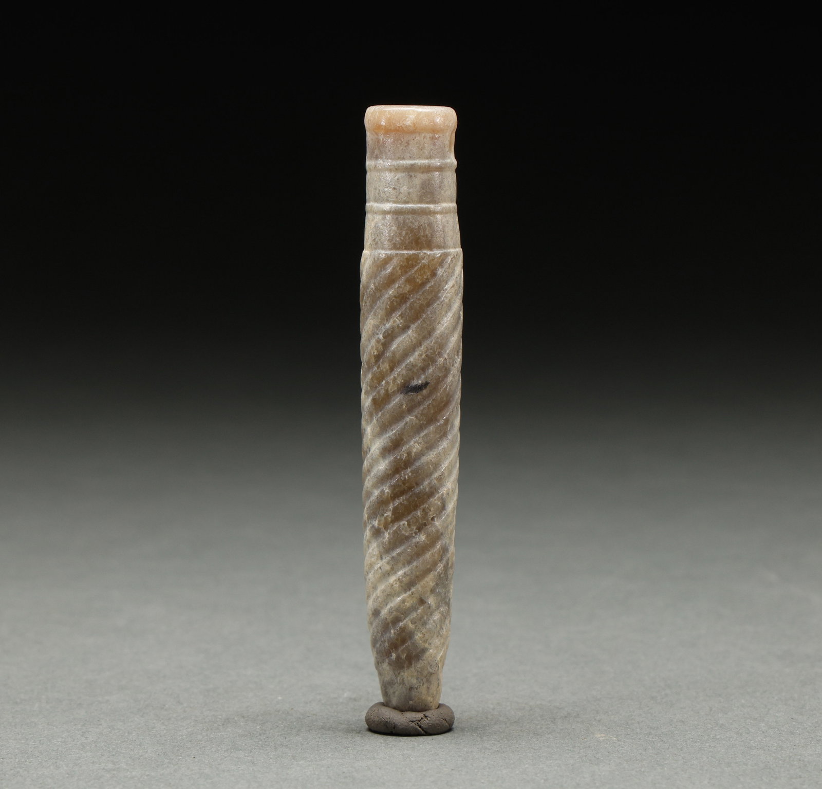 Hotan Jade accessories before the Ming Dynasty: Height: 9.2cm, Width: 1.8cm, Weight: 38g