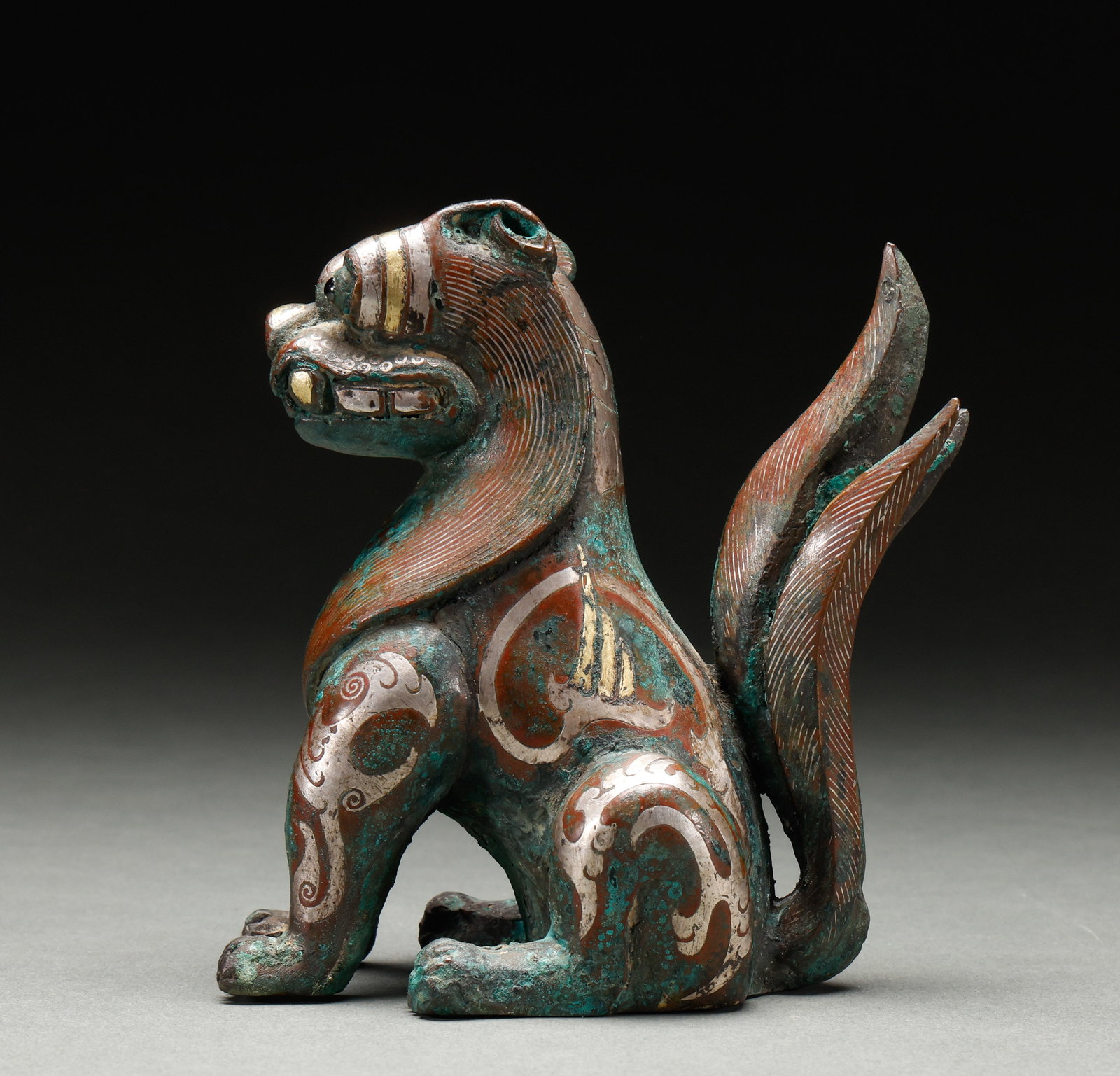 Before the Ming Dynasty, copper was of poor quality, gold and silver were auspicious beasts: Height: 13cm, Width: 11.5cm, Weight: 812g