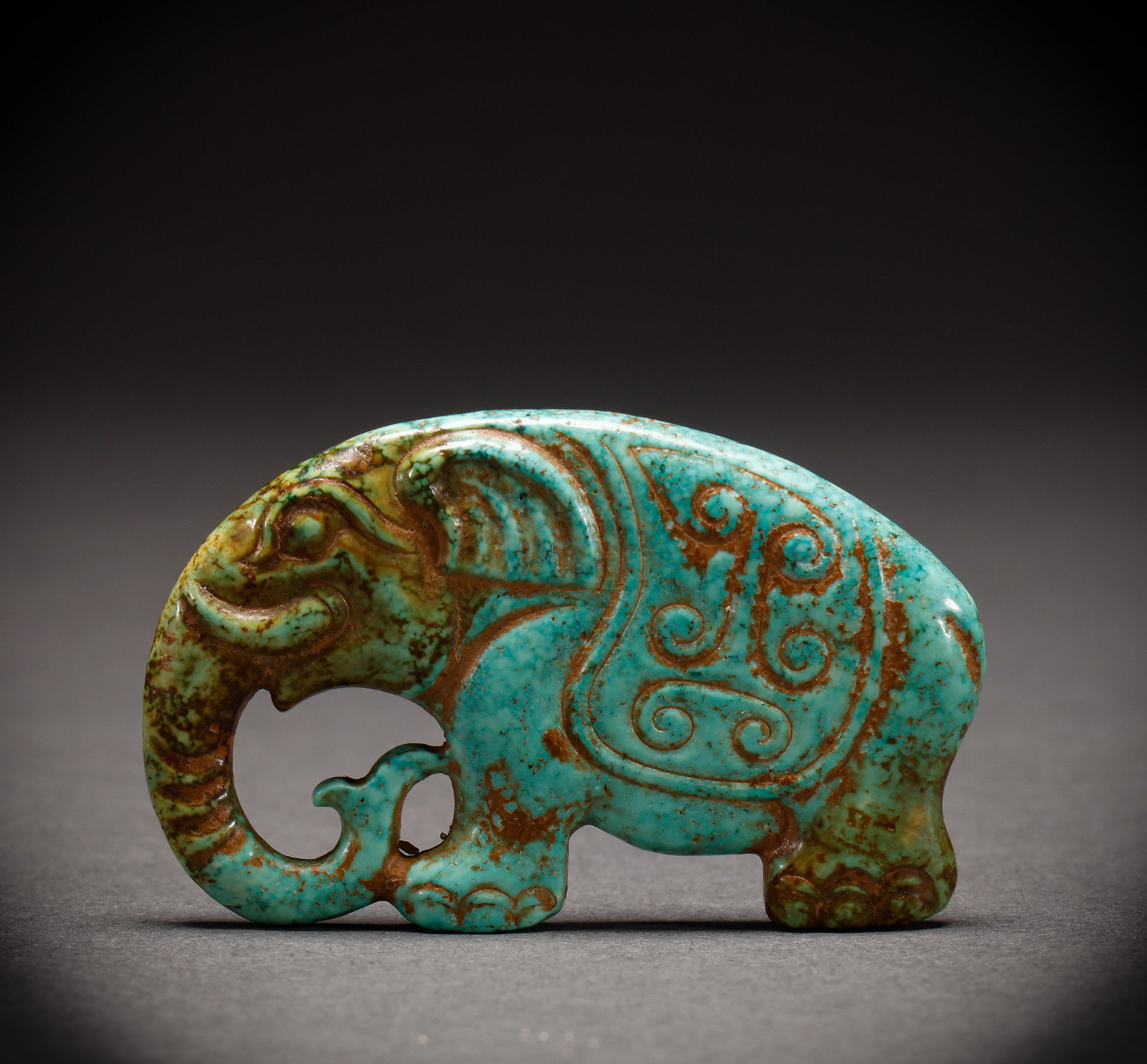 Qing Dynasty turquoise elephant ornament: Height: 4cm, Width: 6.2cm, Weight: 29g