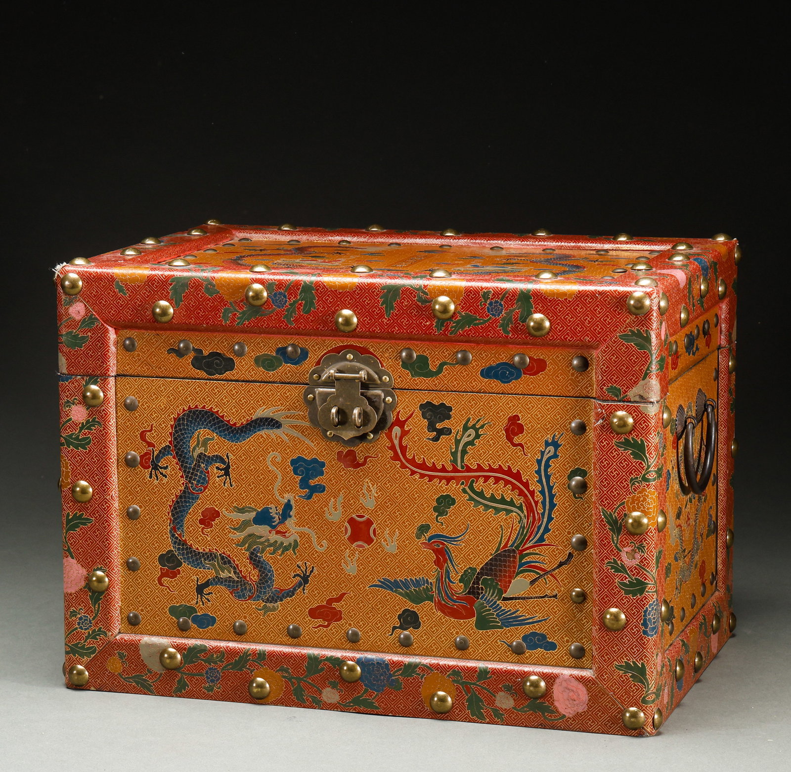 Qing Dynasty wooden tire dragon pattern storage box (1 of 11)