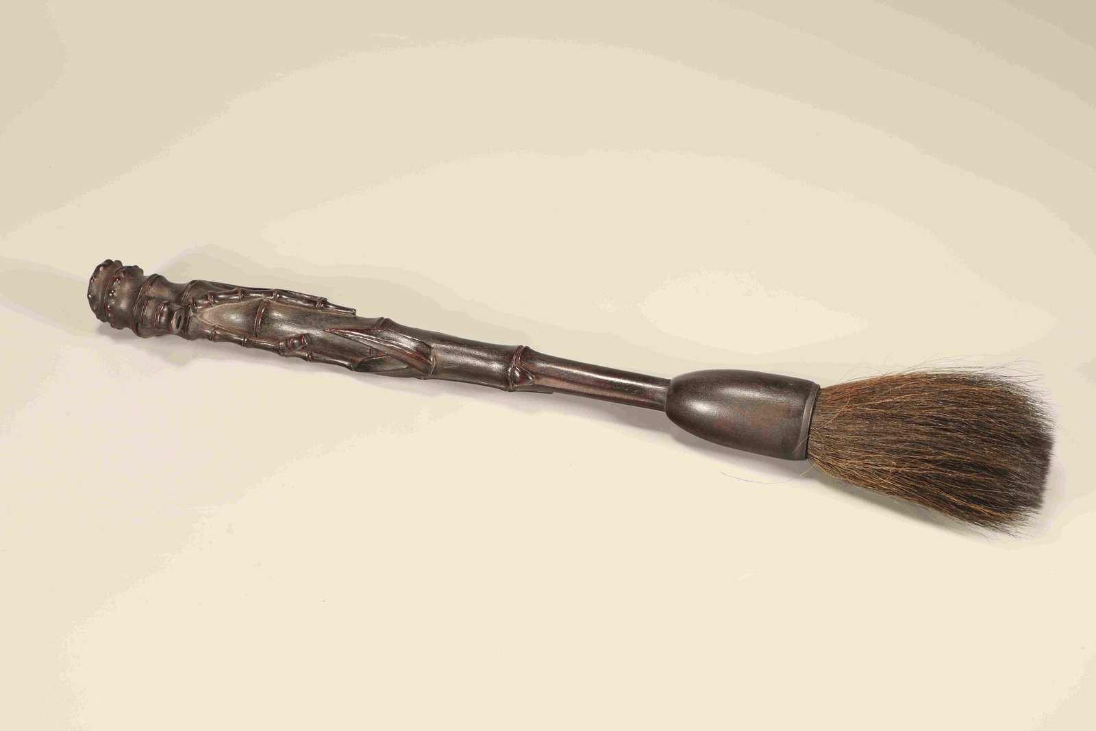 Purple sandalwood carved bamboo knot brush: Length: 33cm, Width: 3cm,