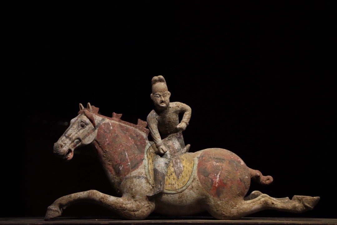 Painted pottery figurines before the Ming Dynasty: Height: 30cm, Width: 61cm,