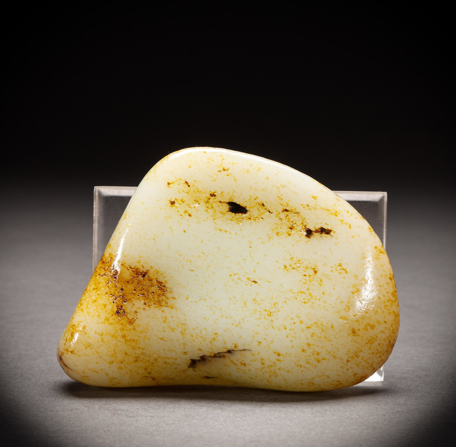 Hotan Jade Original Stone of Qing Dynasty: Height: 7.5cm, Width: 10.5cm, Weight: 270g