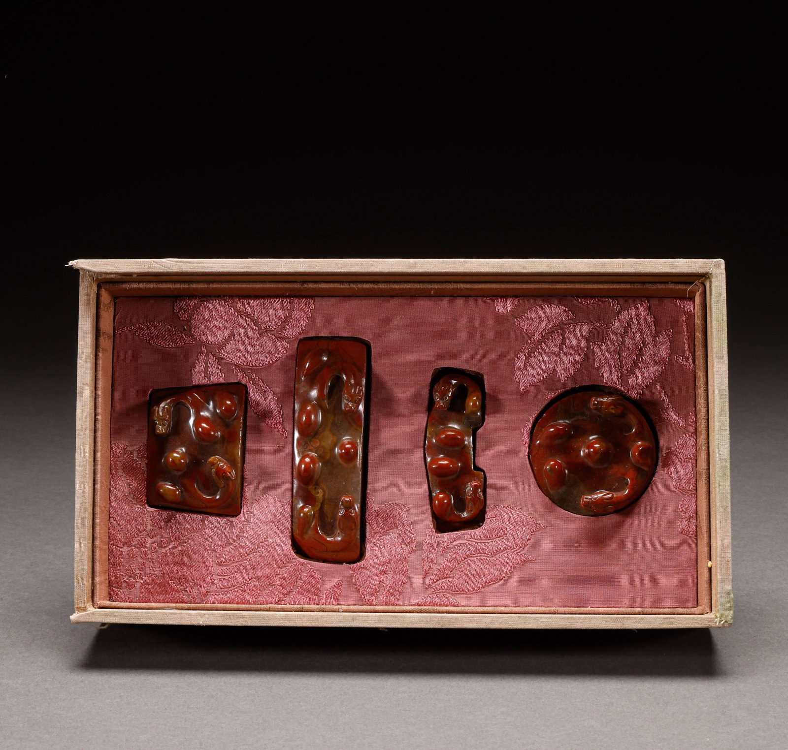 A set of Warring States Red Sword decorations before the Ming Dynasty: Length: 9cm, Width: 3cm,Length: 6cm, Width: 3.2cm, Weight: 247g