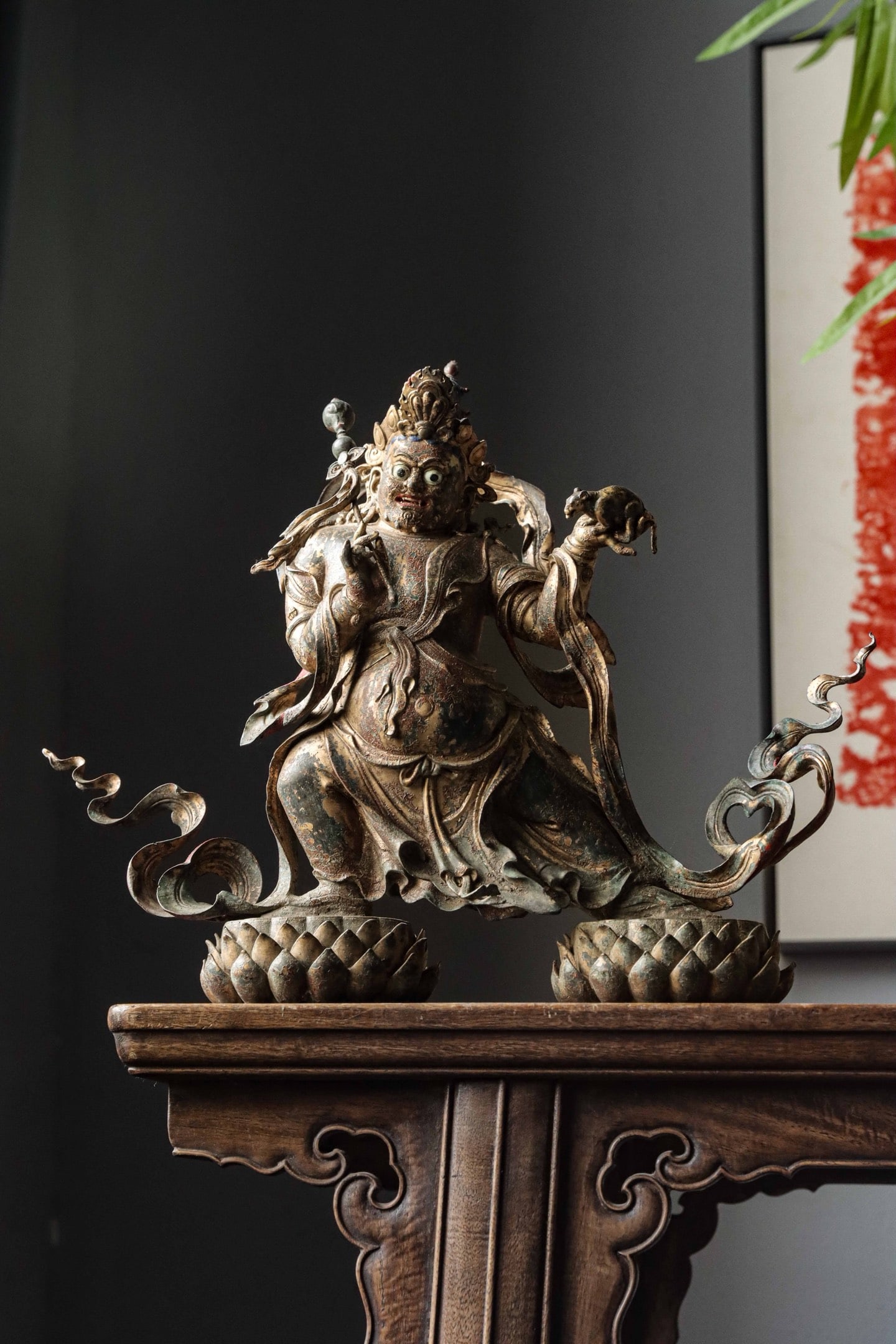 Bronze gilded treasure king statue from the Qing Dynasty: Height: 32cm, Width: 39cm, Weight: 5550g