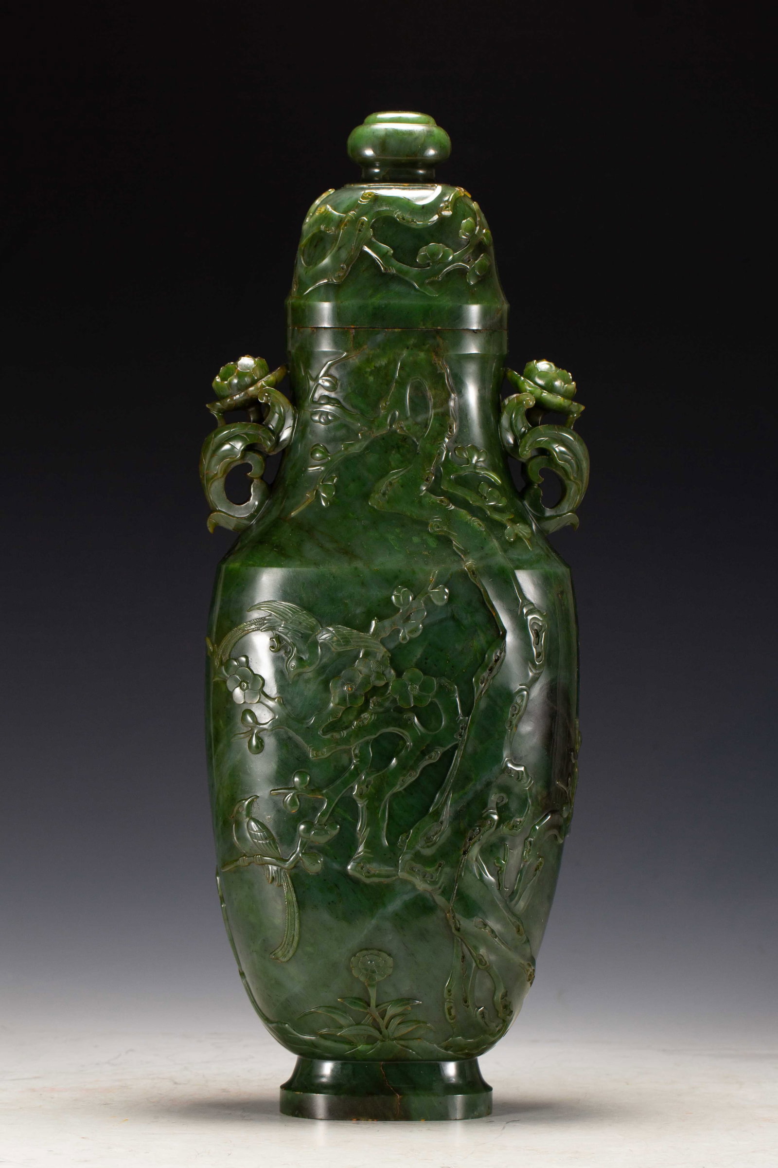Qing Dynasty Jade Bottle: Height: 42cm, Width: 16.5cm,