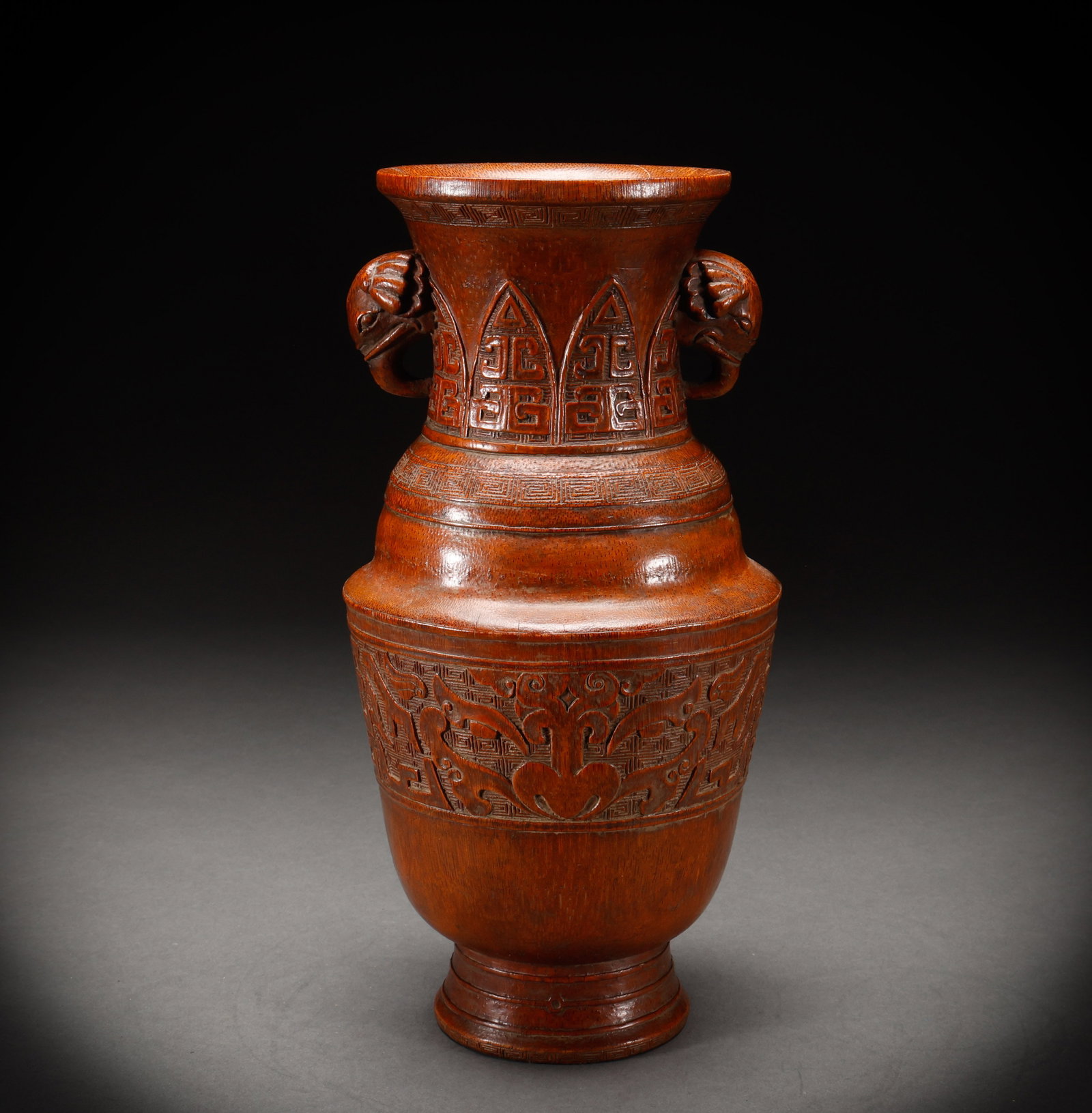 Qing Dynasty bamboo carved elephant ear vase: Height: 29.5cm, Width: 15cm, Weight: 617g