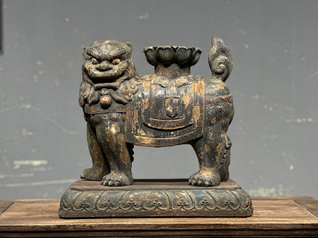 Before the Ming Dynasty, Nanmu Lion Desk: Height: 44cm, Width: 47cm,