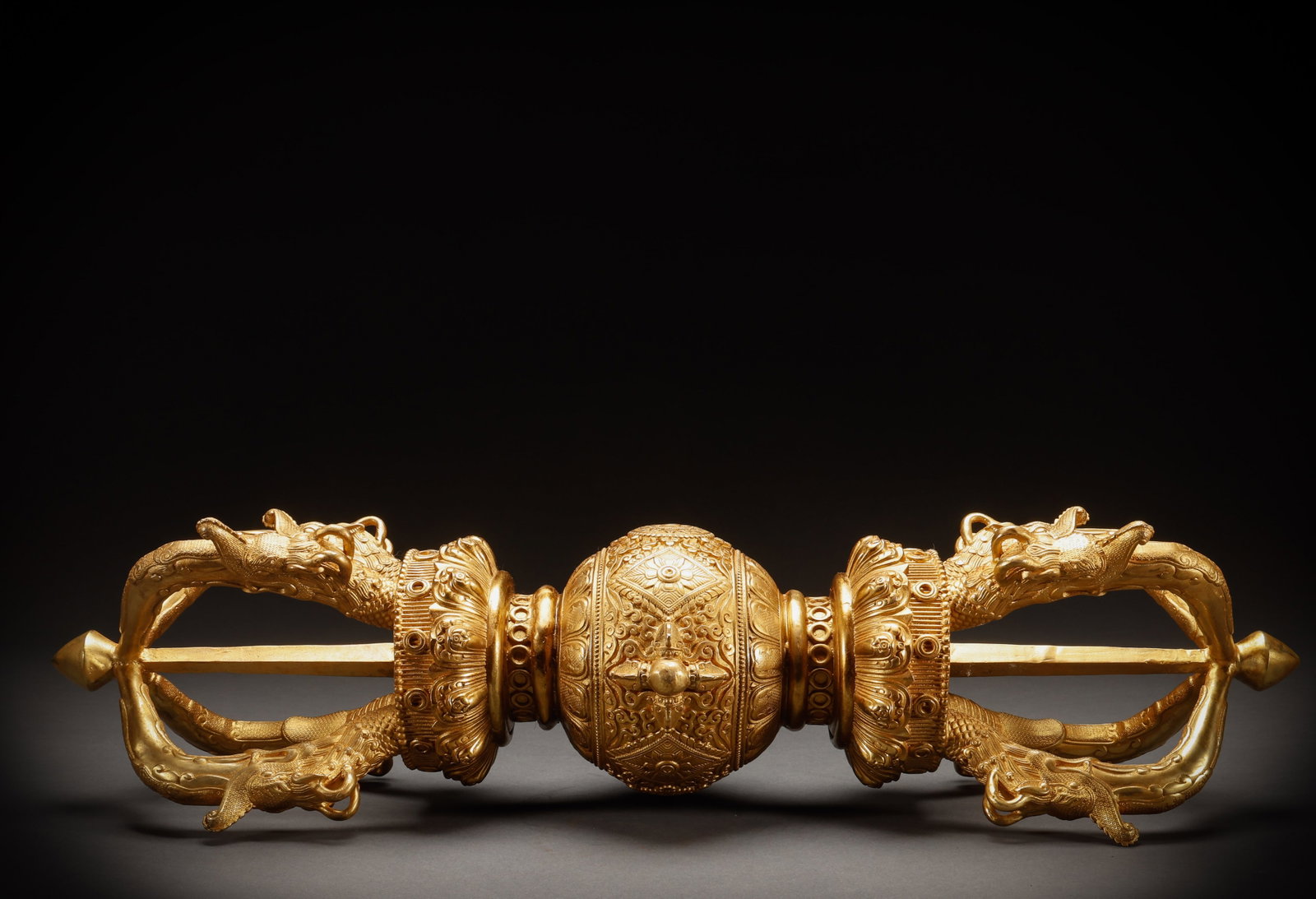 Copper Buddhist artifacts from the Qing Dynasty: Length: 66cm, Width: 16cm, Weight: 5808g