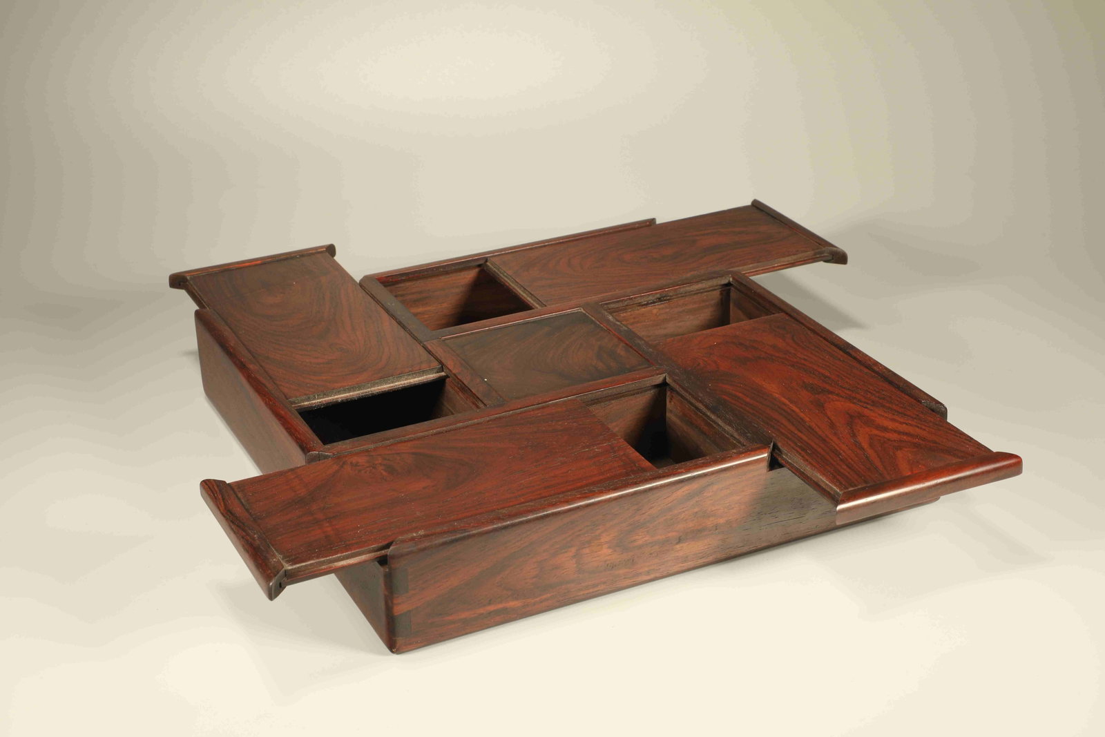 Qing Dynasty Huanghua Pear Treasure Box: Height: 5cm, Width: 28cm,