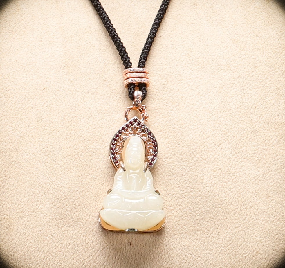 Jade Buddha pendant of Hetian in Qing Dynasty (1 of 7)