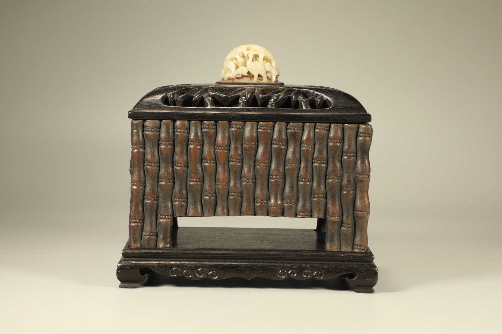 Qing Dynasty copper bamboo patterned incense burner: Height: 17cm, Width: 18cm,