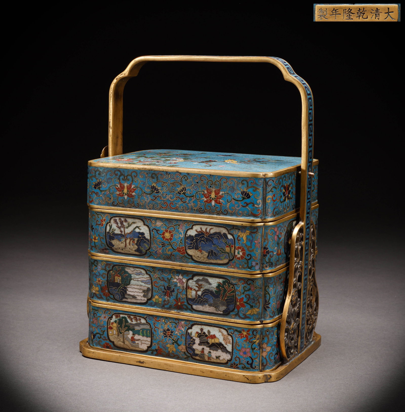 Qing Dynasty Copper Cloisonn ?? Carrying Box: Length: 18cm, Width: 14.5cm, Height: 26cm, Weight: 4076g