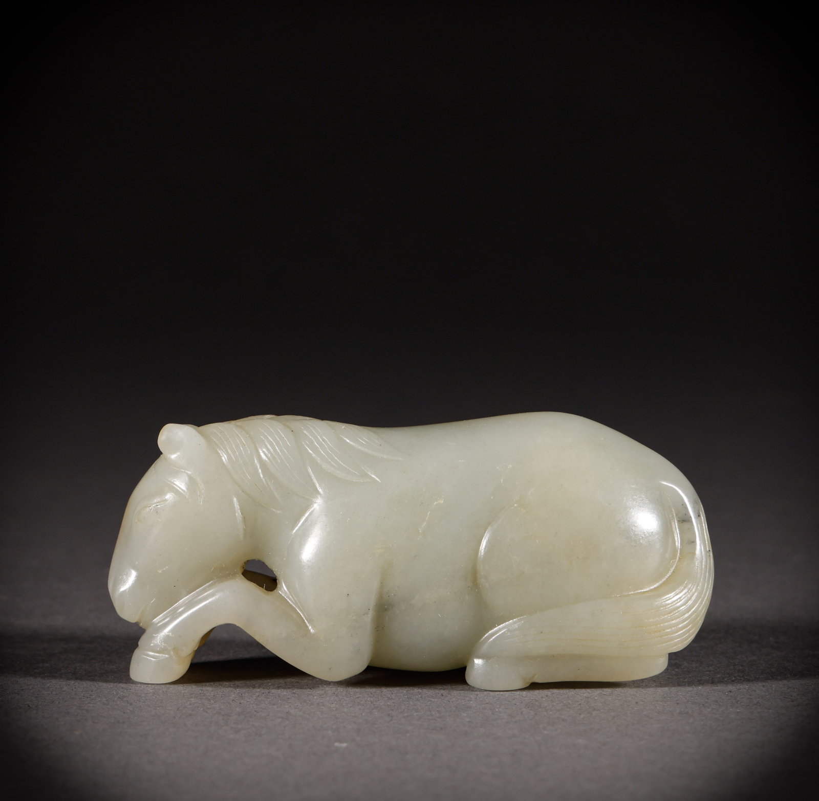 Hetian Yuma in the Qing Dynasty: Height: 3.3cm, Width: 7.5cm, Weight: 94g