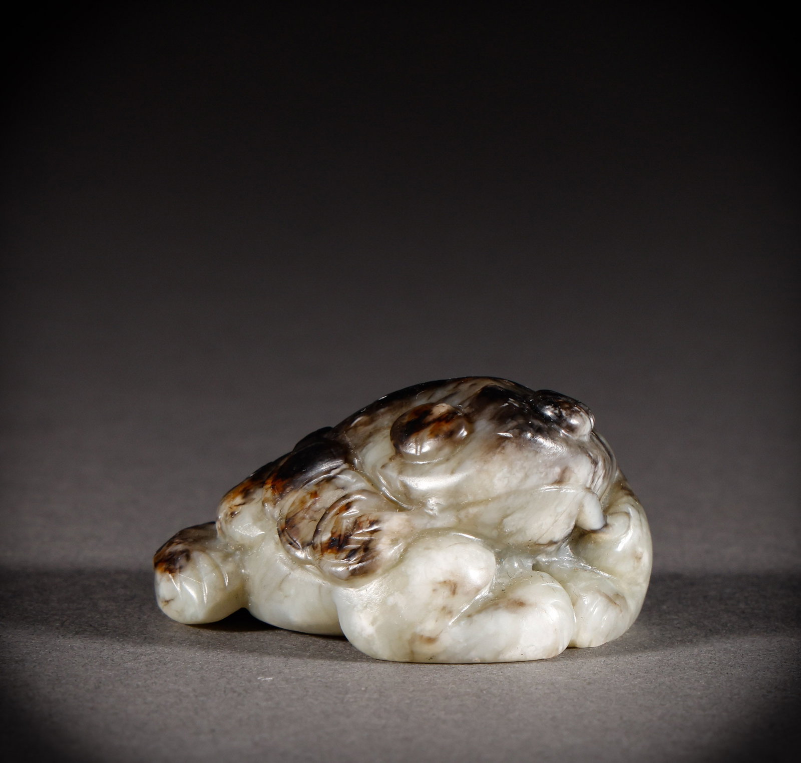 Hotan Jade Golden Cicada in Qing Dynasty: Height: 2.5cm, Width: 4.7cm, Weight: 55g