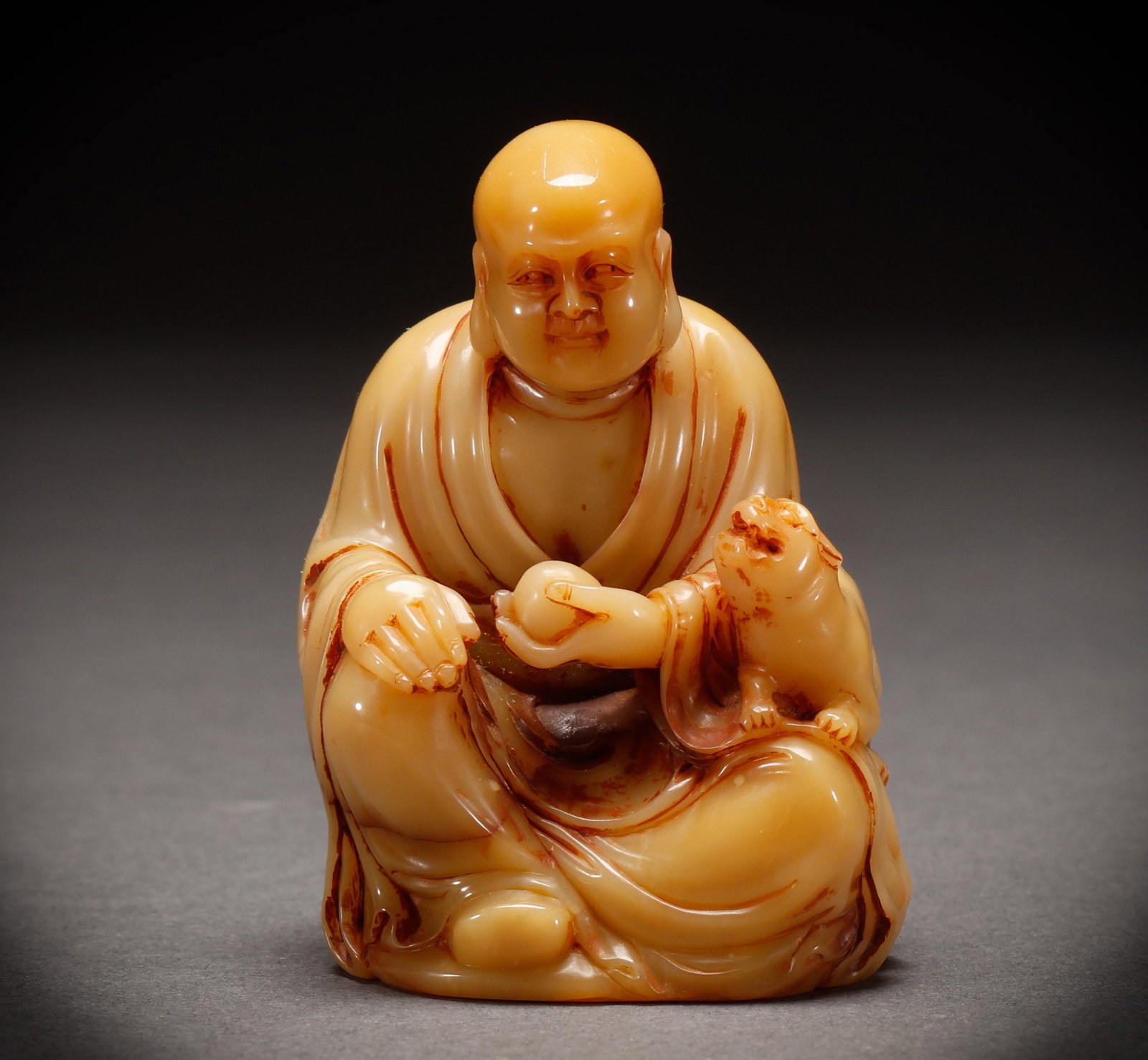 Qing Dynasty Shoushan Stone Arhat Statue: Height: 6.8cm, Width: 4.5cm, Weight: 133g