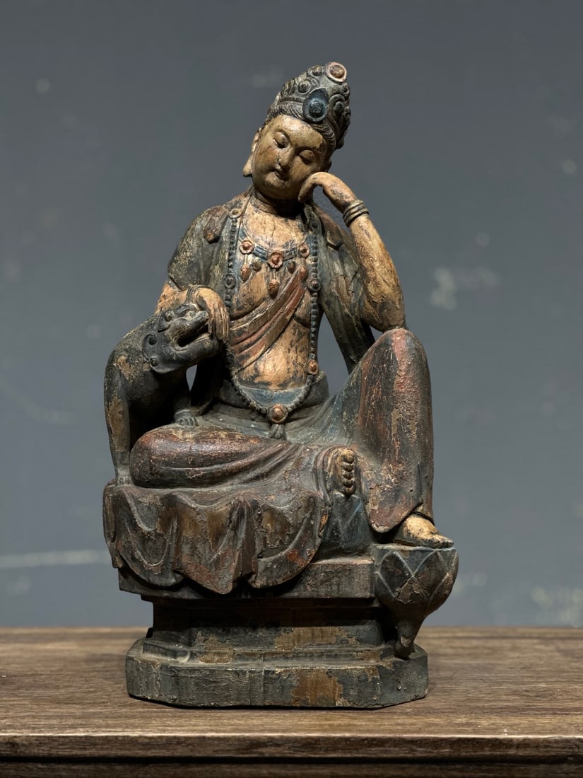 Before the Ming Dynasty, Nanmu painted Guanyin statue: Height: 45cm,