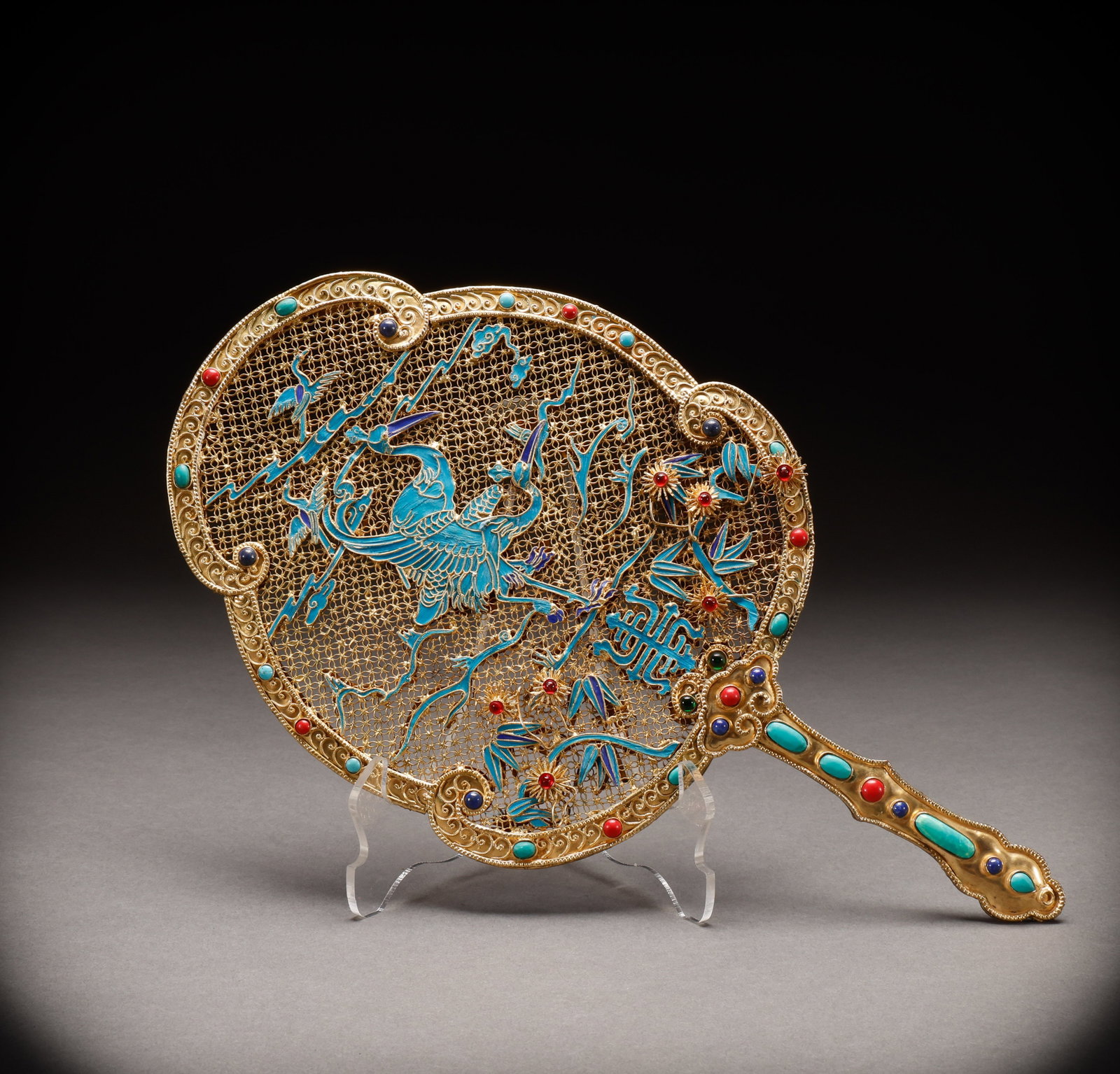 Qing Dynasty copper gilded filigree grilled blue fan: Height: 34cm, Width: 18cm, Weight: 359g