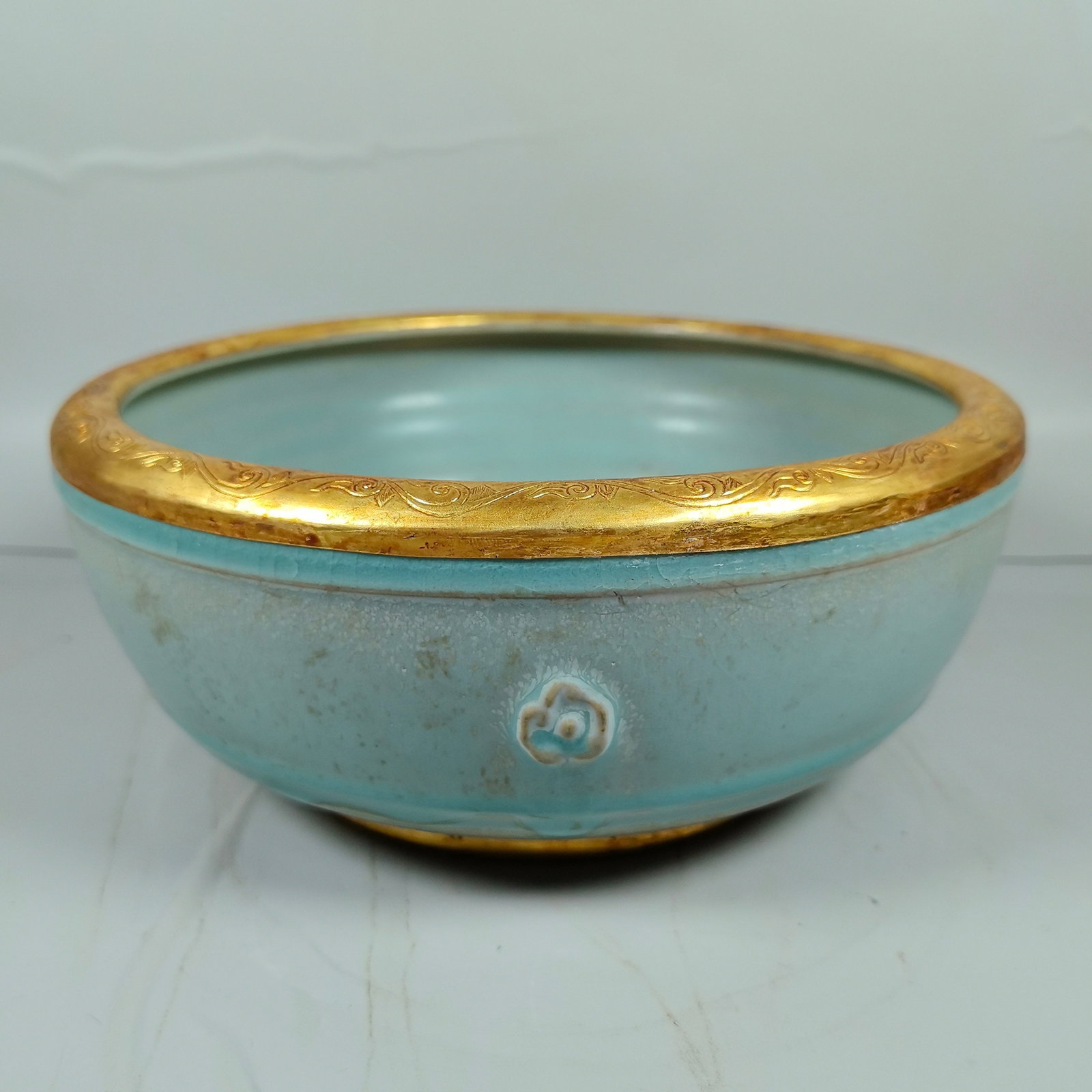 Before the Ming Dynasty, Ru kiln wrapped gold bowls: Height: 8.5cm, Width: 20cm,