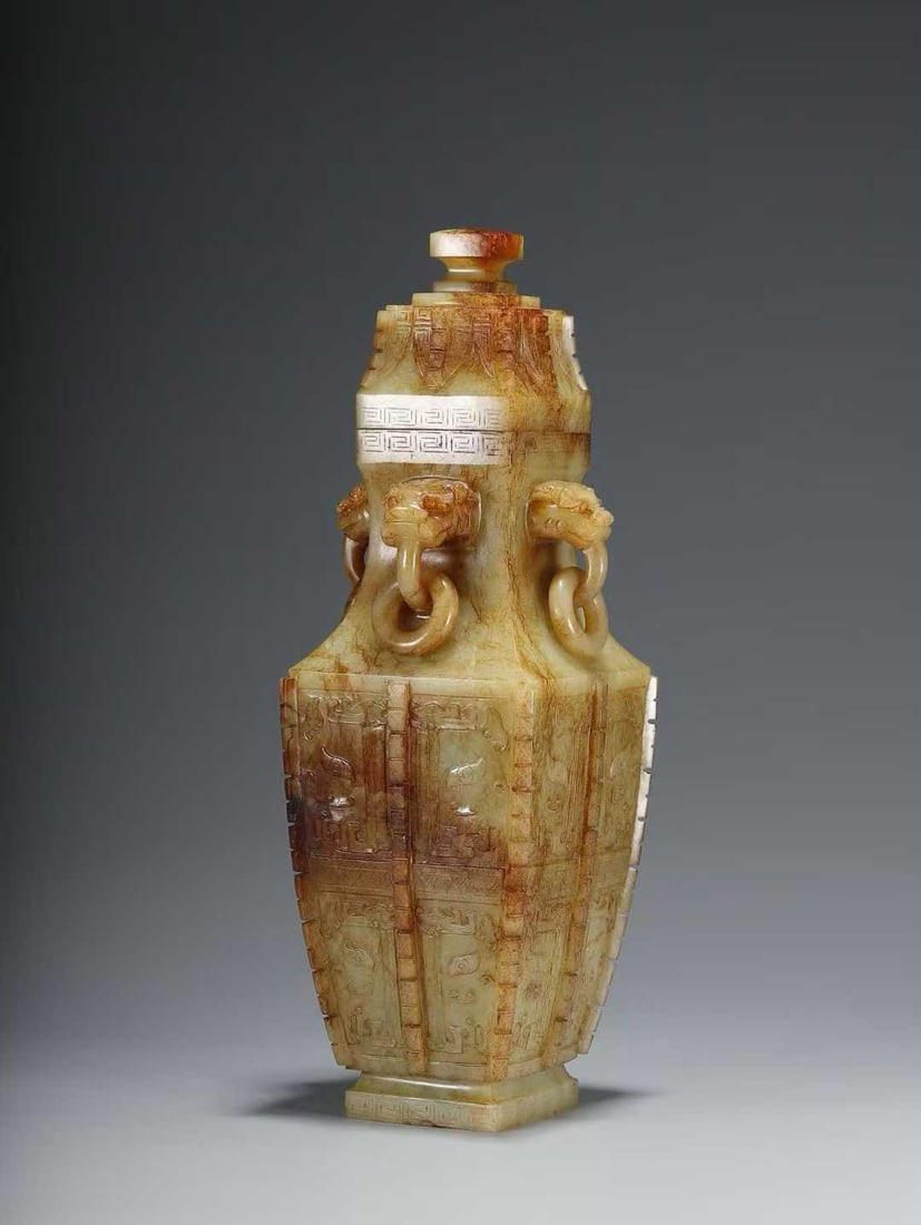 Qing Dynasty Hetian Huangyu Beast Face Pattern Bottle: Height: 27cm, Width: 9.5cm, Weight: 1809g