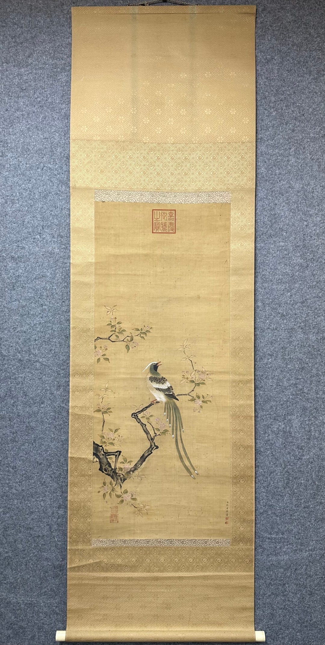 Yu Haitang Flower and Bird Silk Vertical Axis (1 of 9)