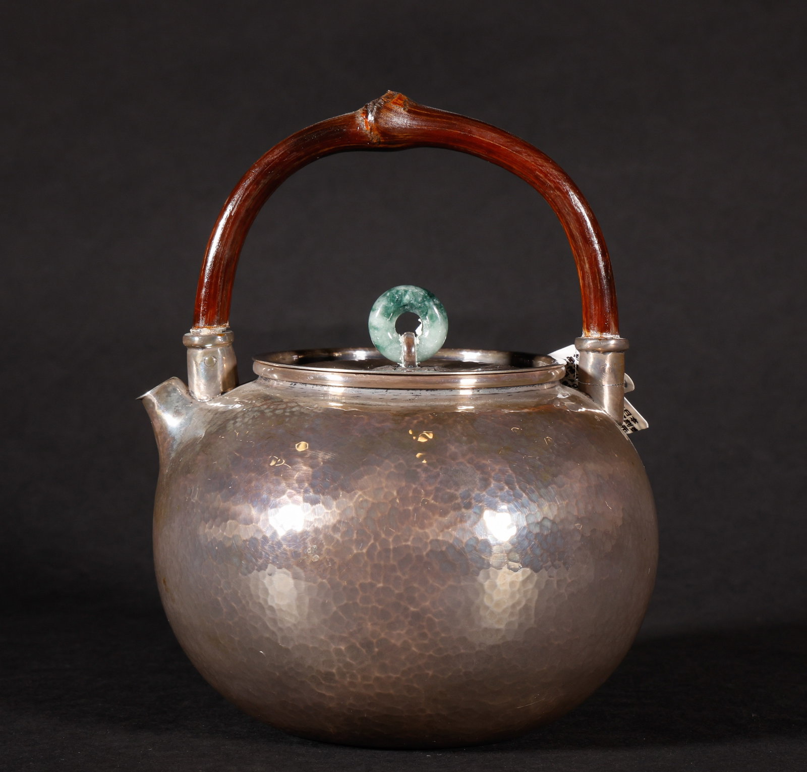 Old Japanese silver teapot: Height: 15cm, Width: 10cm, Weight: 213g