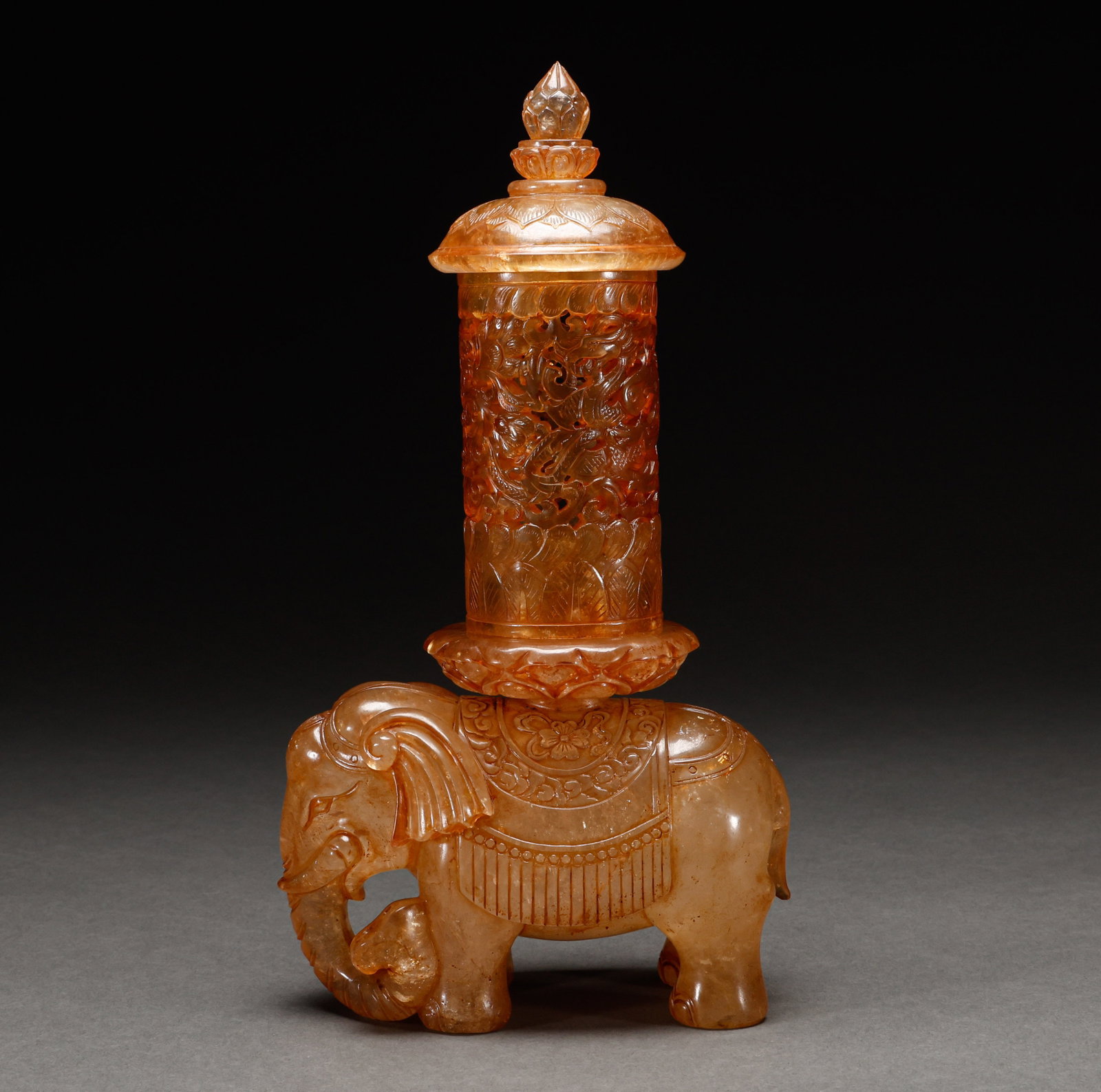 Qing Dynasty Crystal Tower: Height: 26cm, Width: 14cm, Weight: 1542g