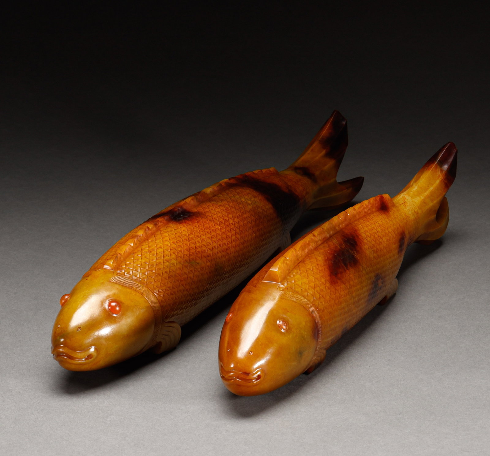 A group of jade fish in Hotan in the Qing Dynasty: Height: 9cm, Length: 48cm,Height: 9cm, Length: 41cm, Weight: 8329g